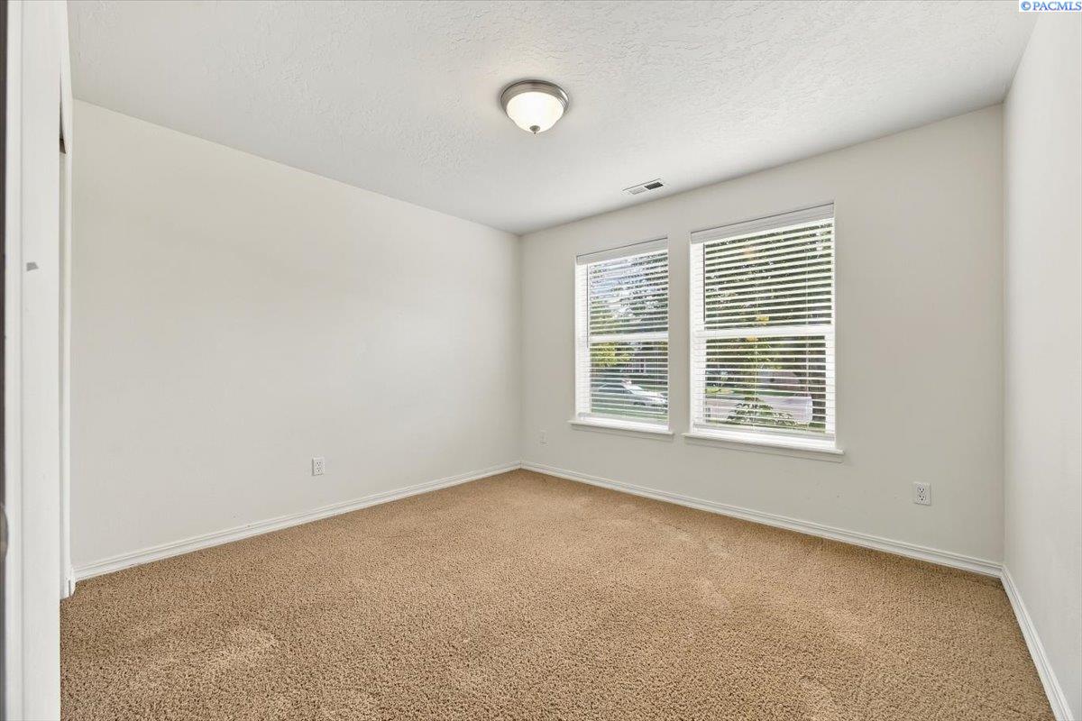 Photo 3 of Single family home for sale at 5202 Spirea Dr, West Richland, WA 99353 | MLS# PAC296691 | Listing updated on 2026-10-13
