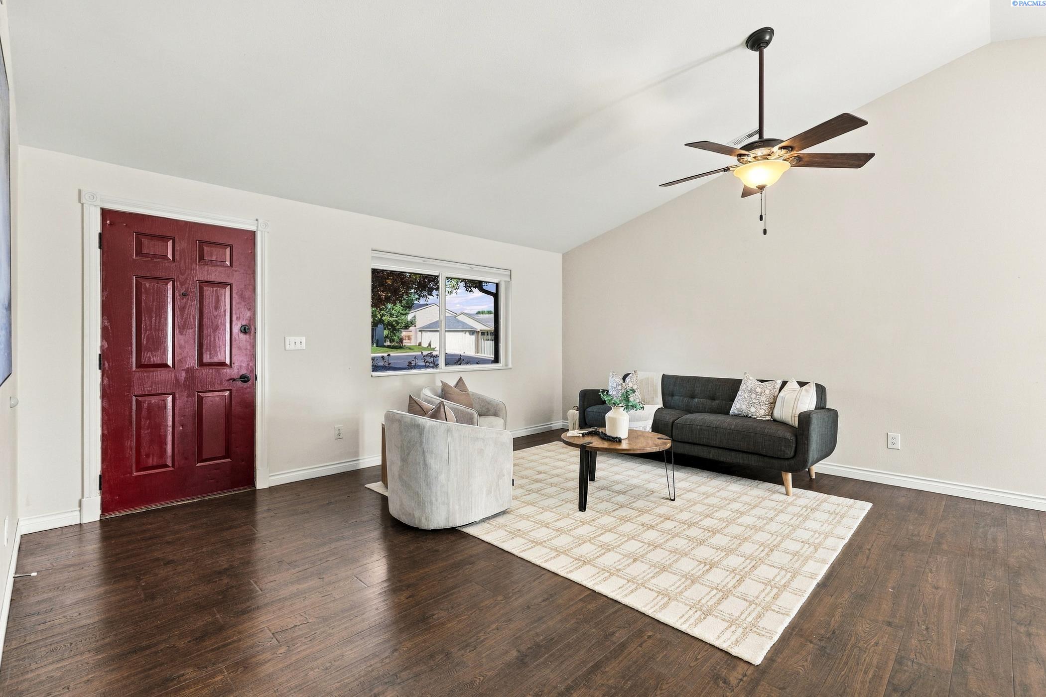 Photo 4 of Single family home for sale at 517 S Perry Ct, Kennewick, WA 99336 | MLS# PAC296695 | Listing updated on 2026-10-01