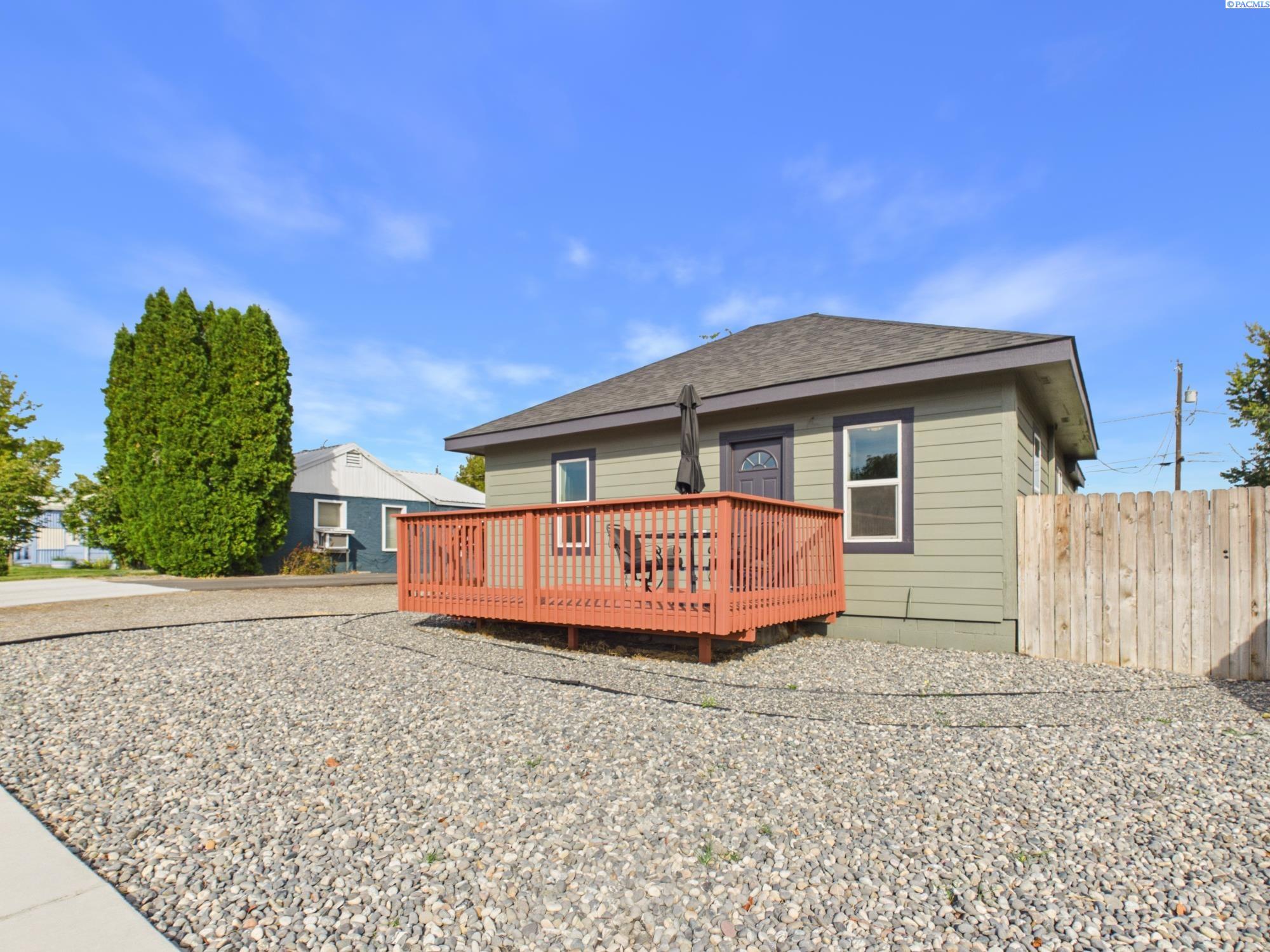 Photo 3 of Single family home for sale at 810 9th Street, Benton City, WA 99320 | MLS# PAC296696 | Listing updated on 2026-09-25