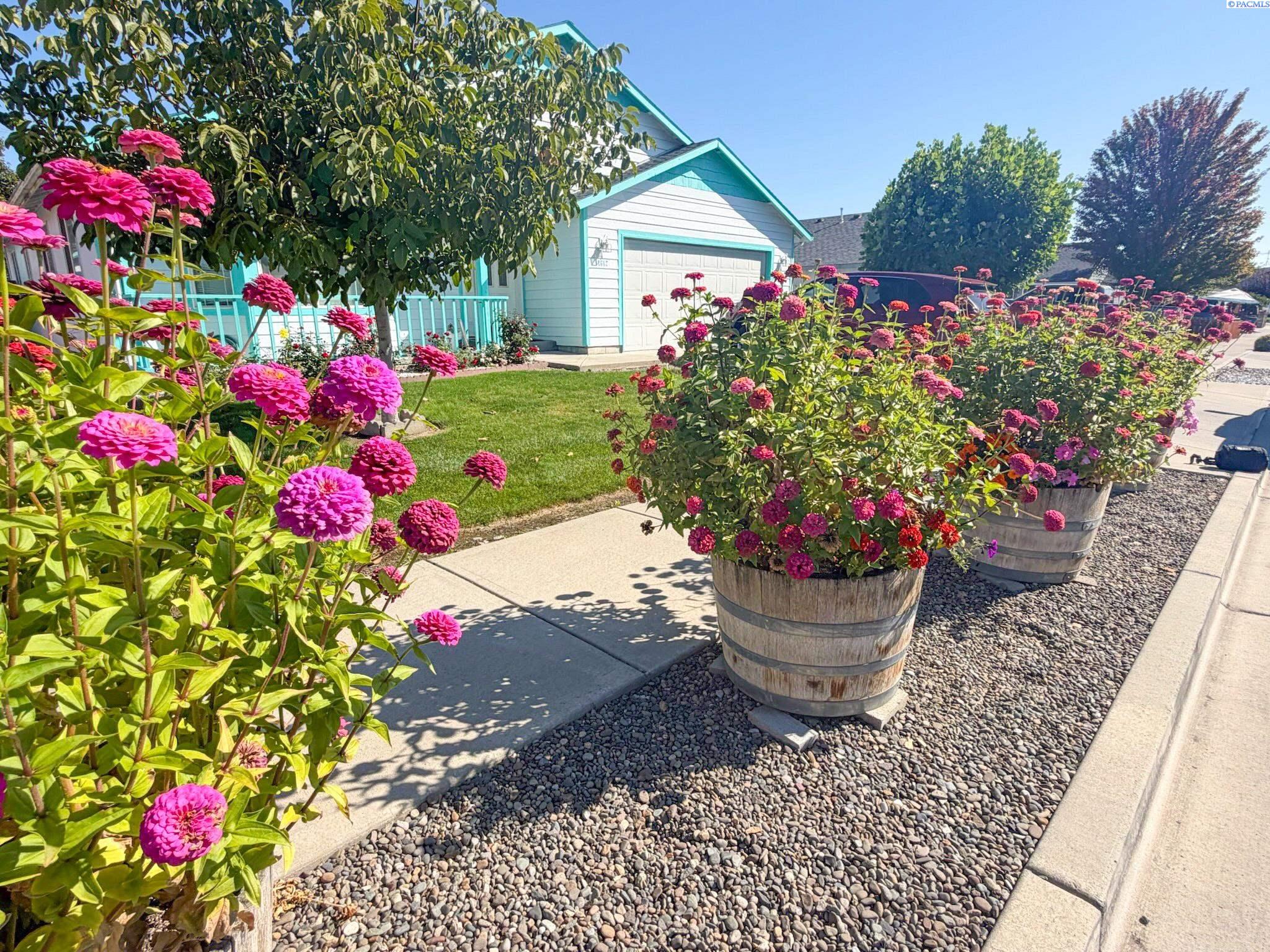 Photo 3 of Single family home for sale at 1612 Harvest Pl, Sunnyside, WA 98944 | MLS# PAC296700 | Listing updated on 2026-09-23