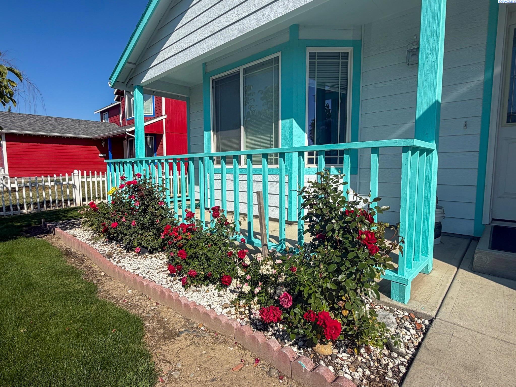 Photo 2 of Single family home for sale at 1612 Harvest Pl, Sunnyside, WA 98944 | MLS# PAC296700 | Listing updated on 2026-09-23