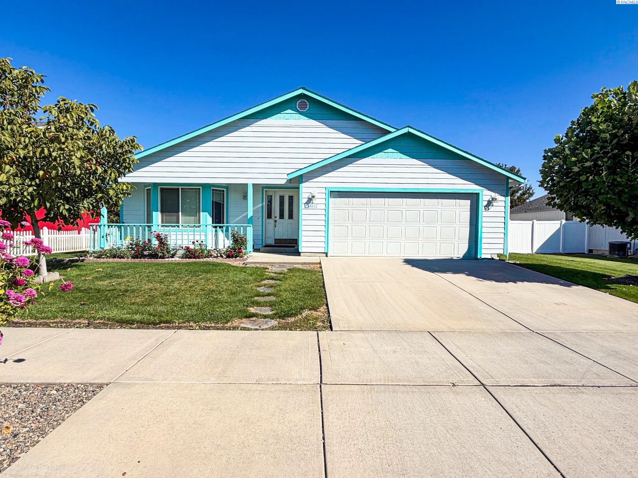 Photo 1 of Single family home for sale at 1612 Harvest Pl, Sunnyside, WA 98944 | MLS# PAC296700 | Listing updated on 2026-09-23