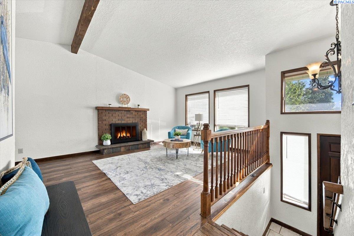 Photo 3 of Single family home for sale at 8120 W Hood Ave, Kennewick, WA 99336 | MLS# PAC296701 | Listing updated on 2026-09-26