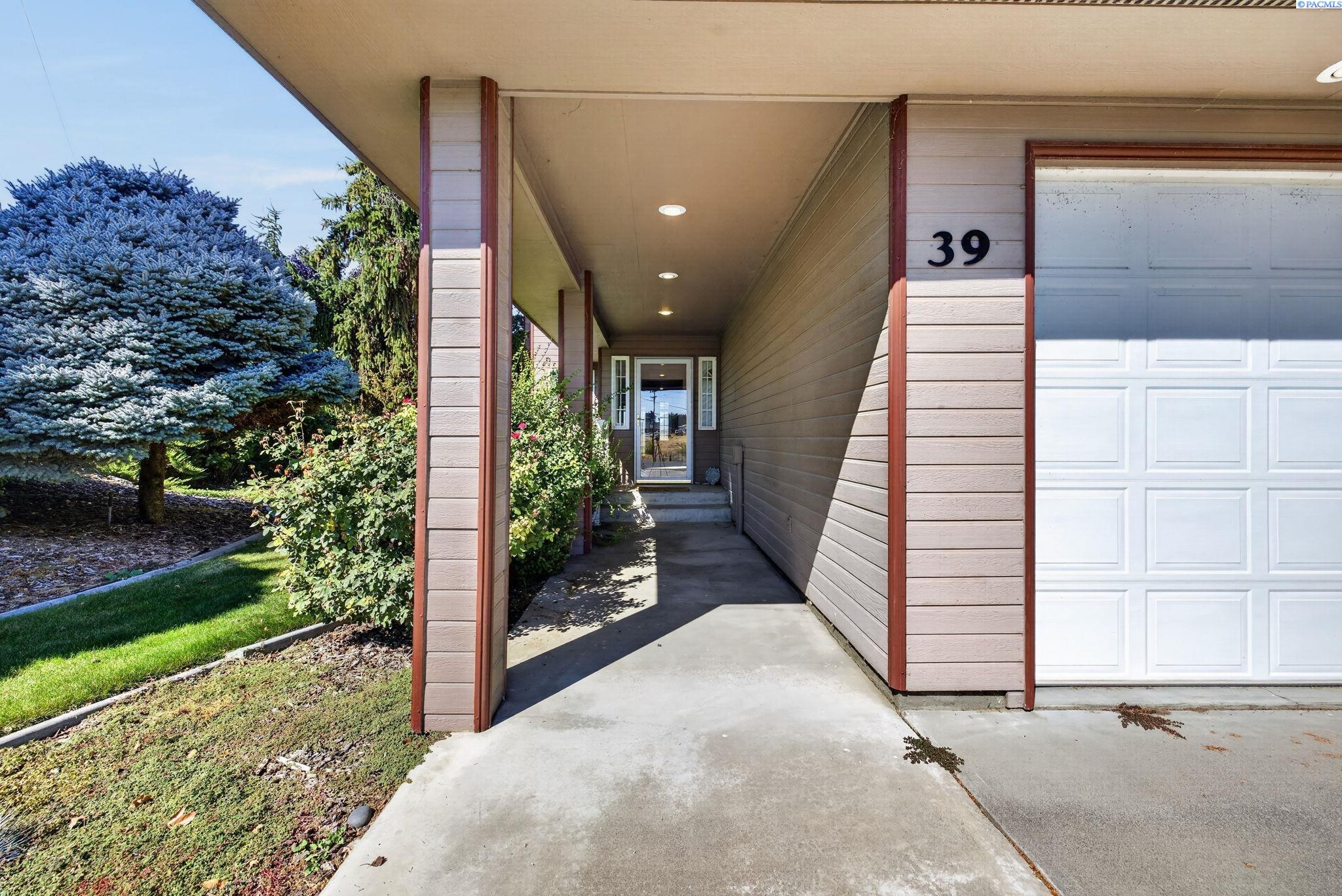 Photo 3 of Single family home for sale at 39 Paradise Dr, Burbank, WA 99323 | MLS# PAC296702 | Listing updated on 2026-09-24