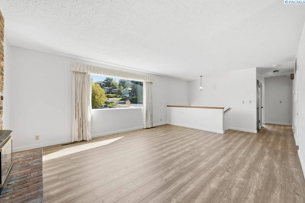 Photo 3 of Single family home for sale at 1125 SW Alvar St, Pullman, WA 99163 | MLS# PAC296715 | Listing updated on 2026-09-24