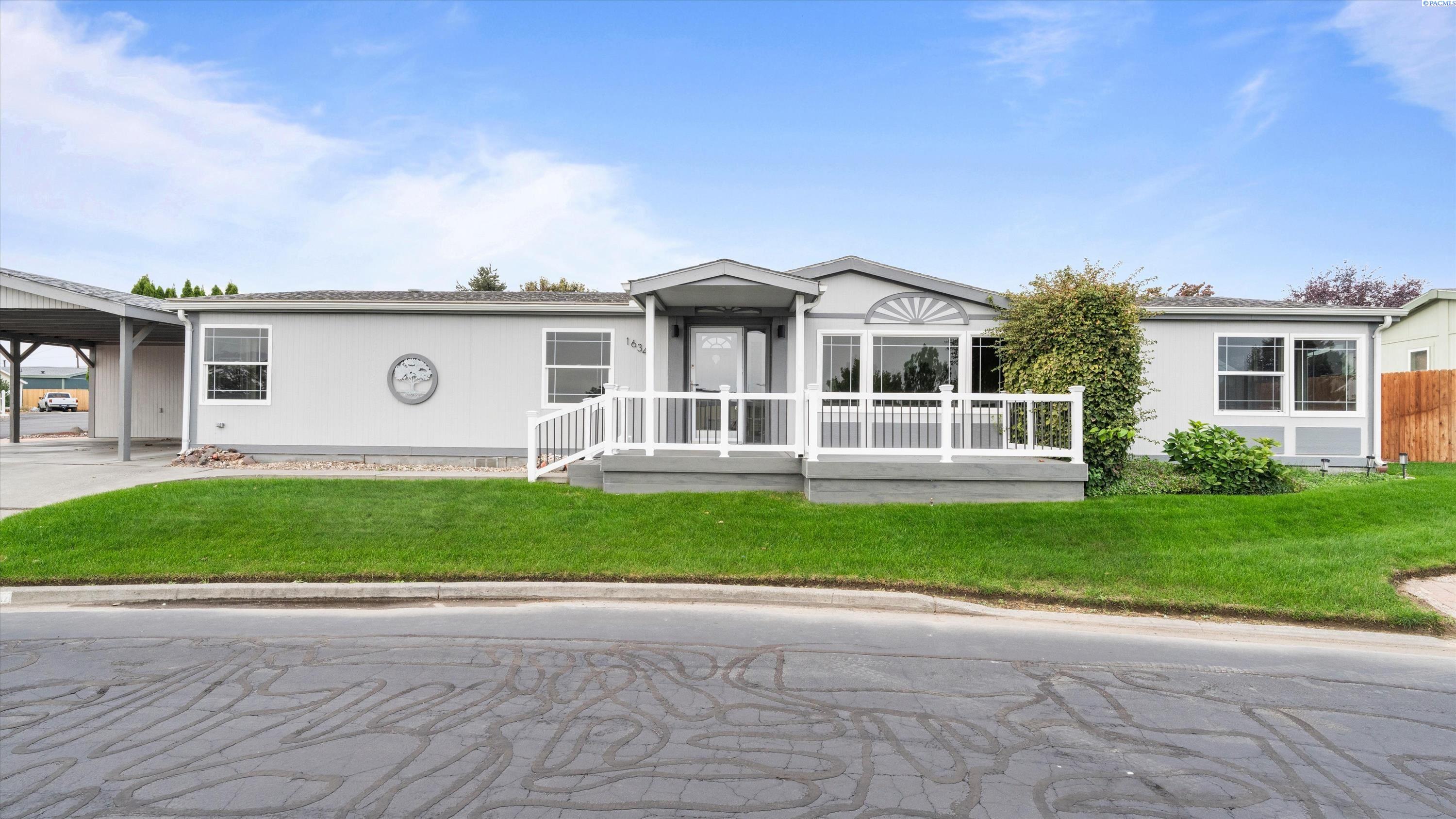 Photo 2 of Manufactured home for sale at 1634 S Dennis Pl, Kennewick, WA 99337 | MLS# PAC296718 | Listing updated on 2026-09-30