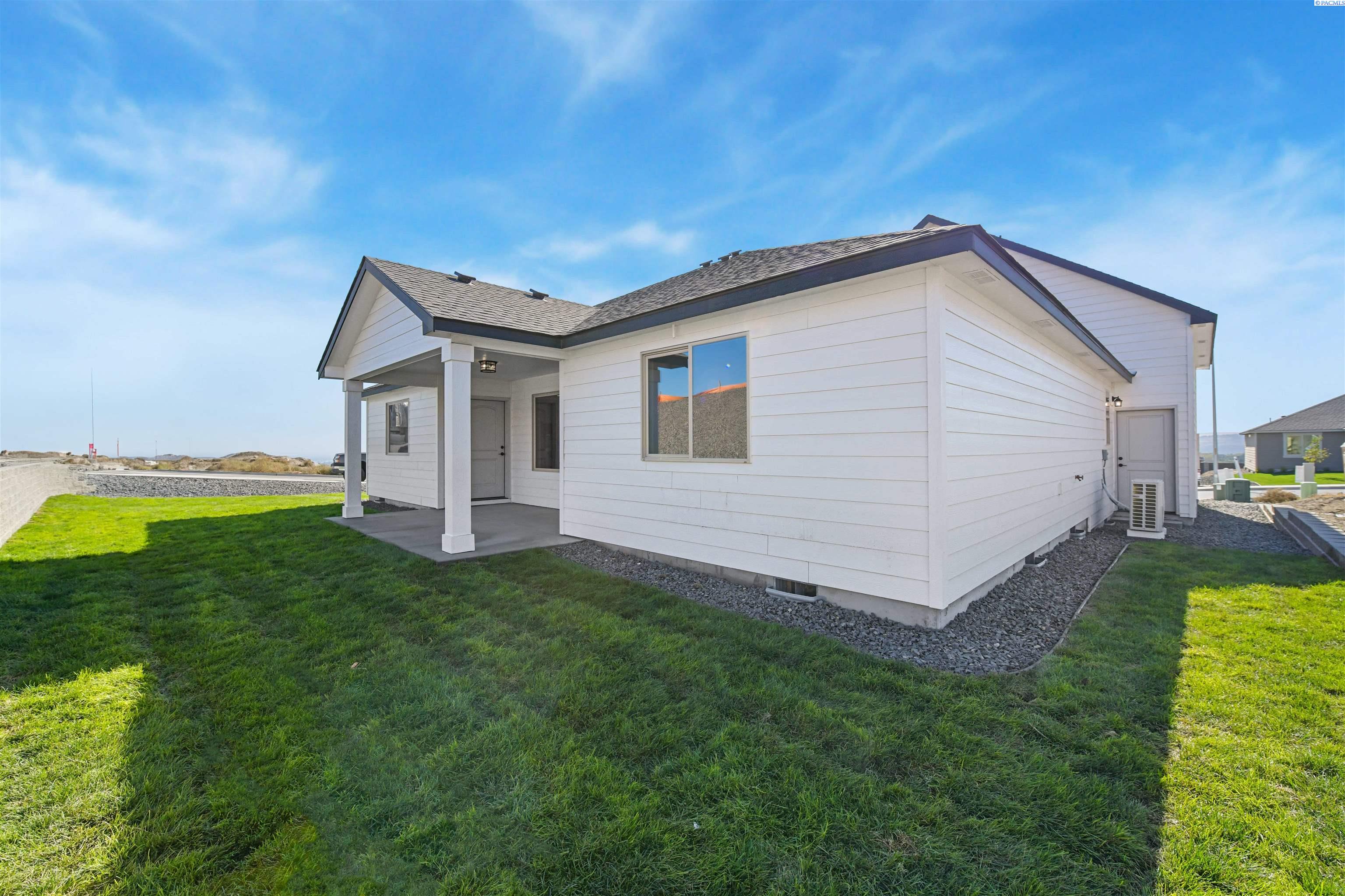 Photo 3 of Single family home for sale at 704 Honeylicious St, Richland, WA 99352 | MLS# PAC296726 | Listing updated on 2026-10-07