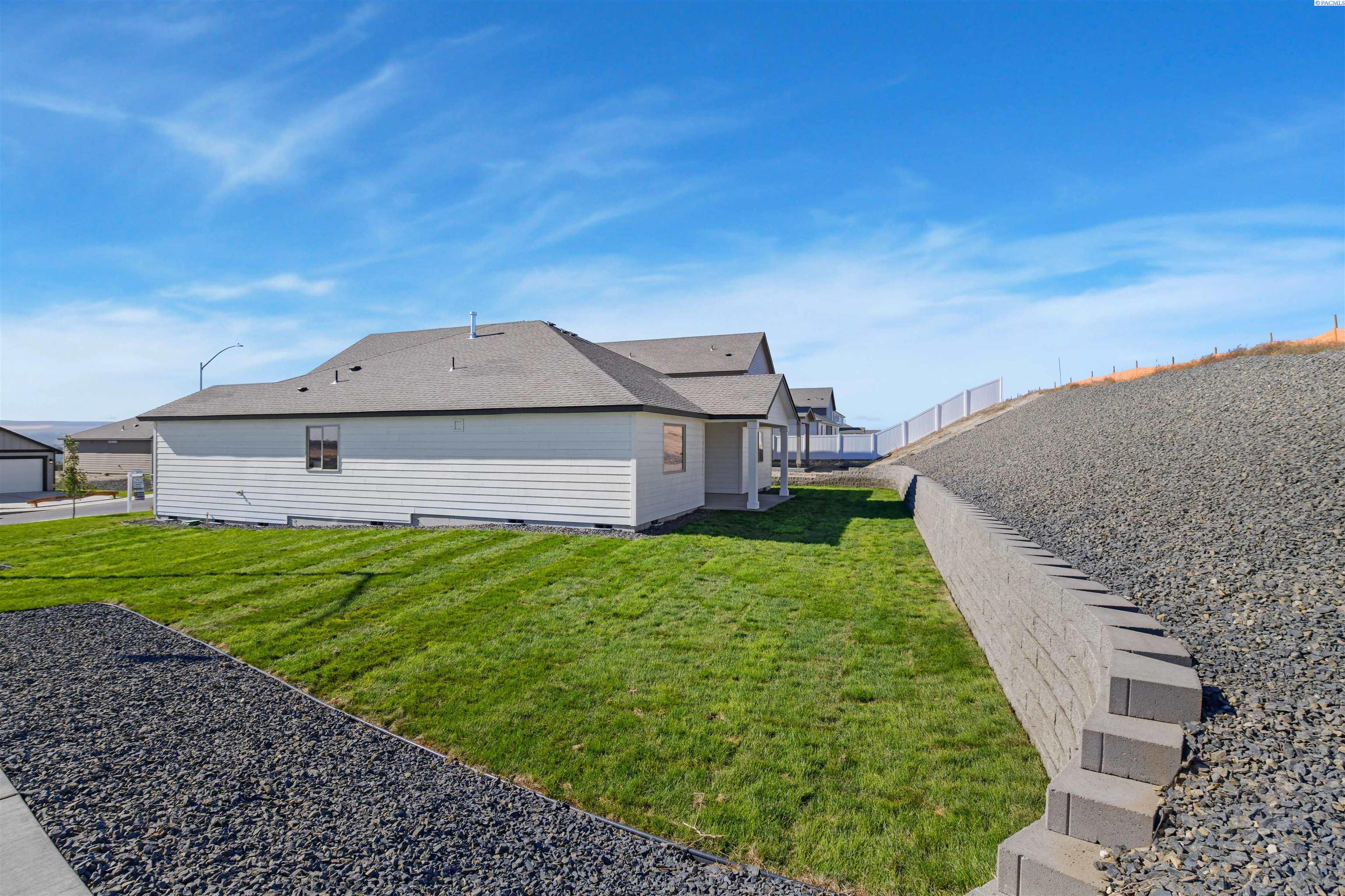 Photo 2 of Single family home for sale at 704 Honeylicious St, Richland, WA 99352 | MLS# PAC296726 | Listing updated on 2026-10-07