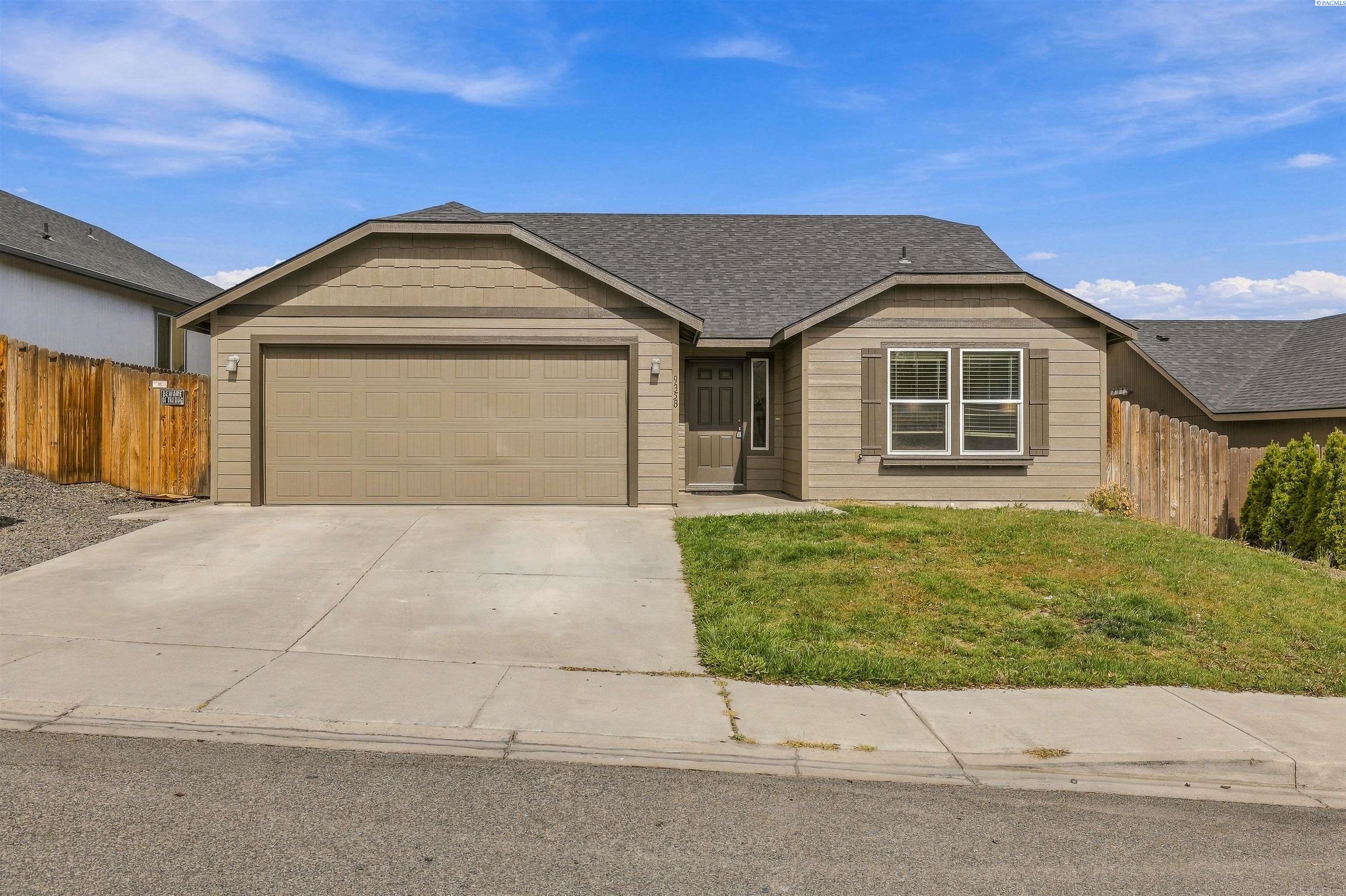 Photo 1 of Single family home for sale at 9358 W 8th Place, Kennewick, WA 99336 | MLS# PAC296742 | Listing updated on 2026-10-13