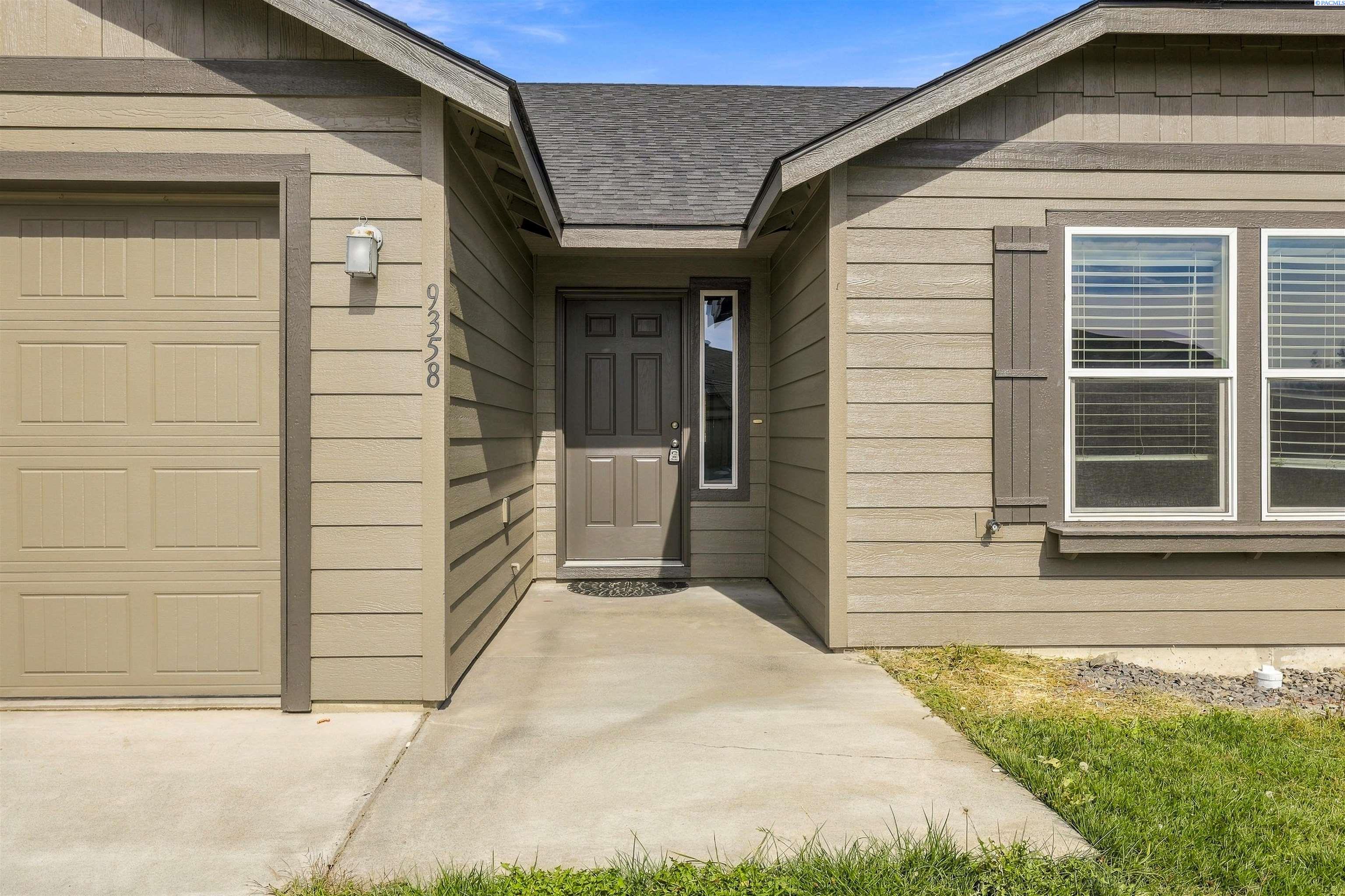 Photo 3 of Single family home for sale at 9358 W 8th Place, Kennewick, WA 99336 | MLS# PAC296742 | Listing updated on 2026-10-13