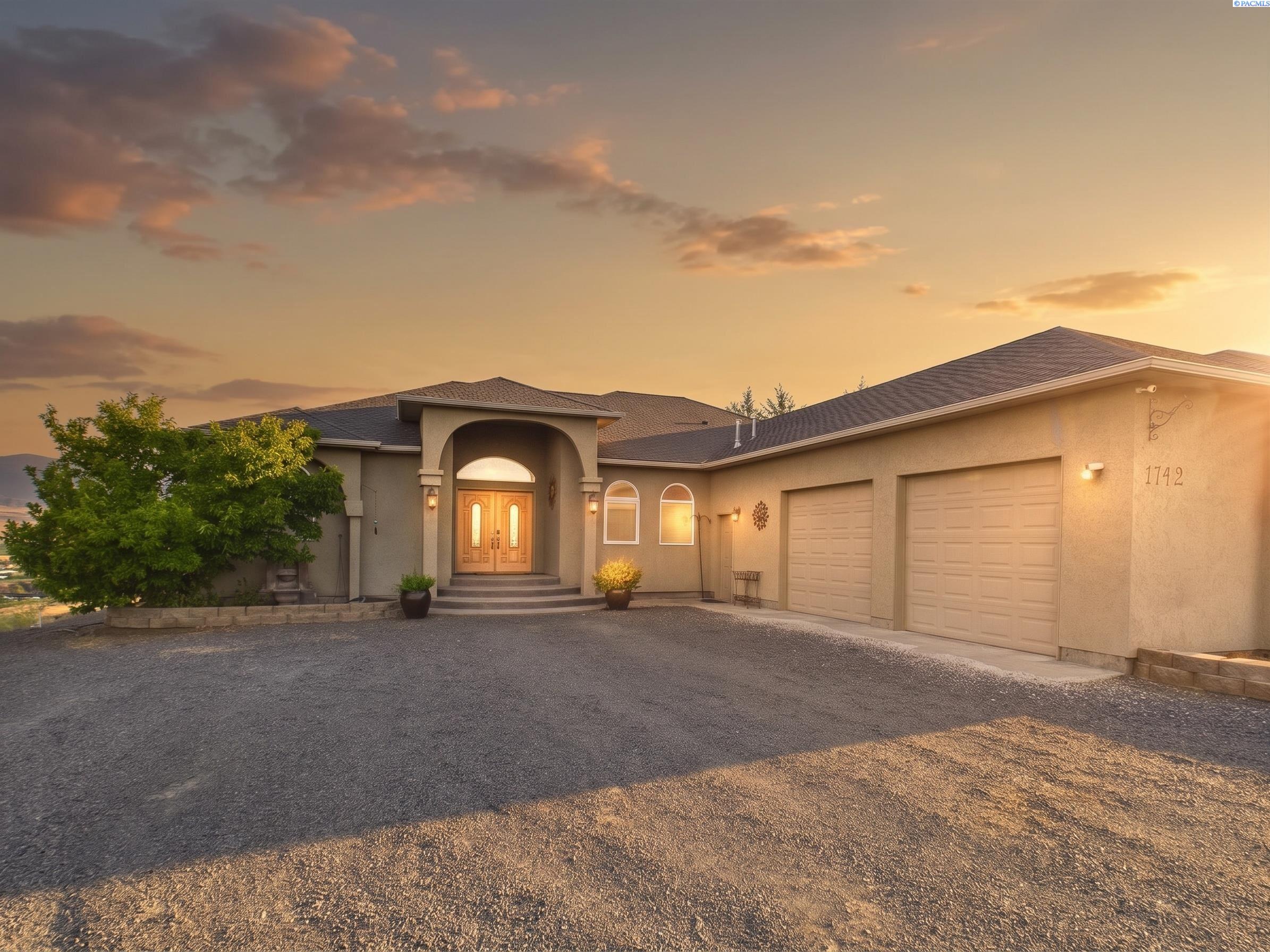 Photo 1 of Single family home for sale at 1742 Weikel Rd, Yakima, WA 98908 | MLS# PAC296749 | Listing updated on 2026-10-04