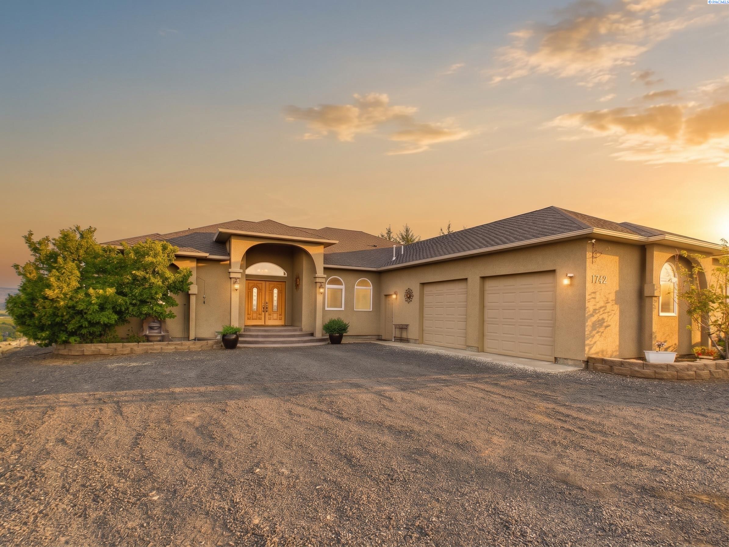 Photo 2 of Single family home for sale at 1742 Weikel Rd, Yakima, WA 98908 | MLS# PAC296749 | Listing updated on 2026-10-04