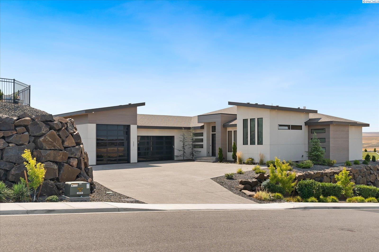 Photo 1 of Single family home for sale at 2243 S Wilson Pl, Kennewick, WA 99338 | MLS# PAC296752 | Listing updated on 2026-09-28