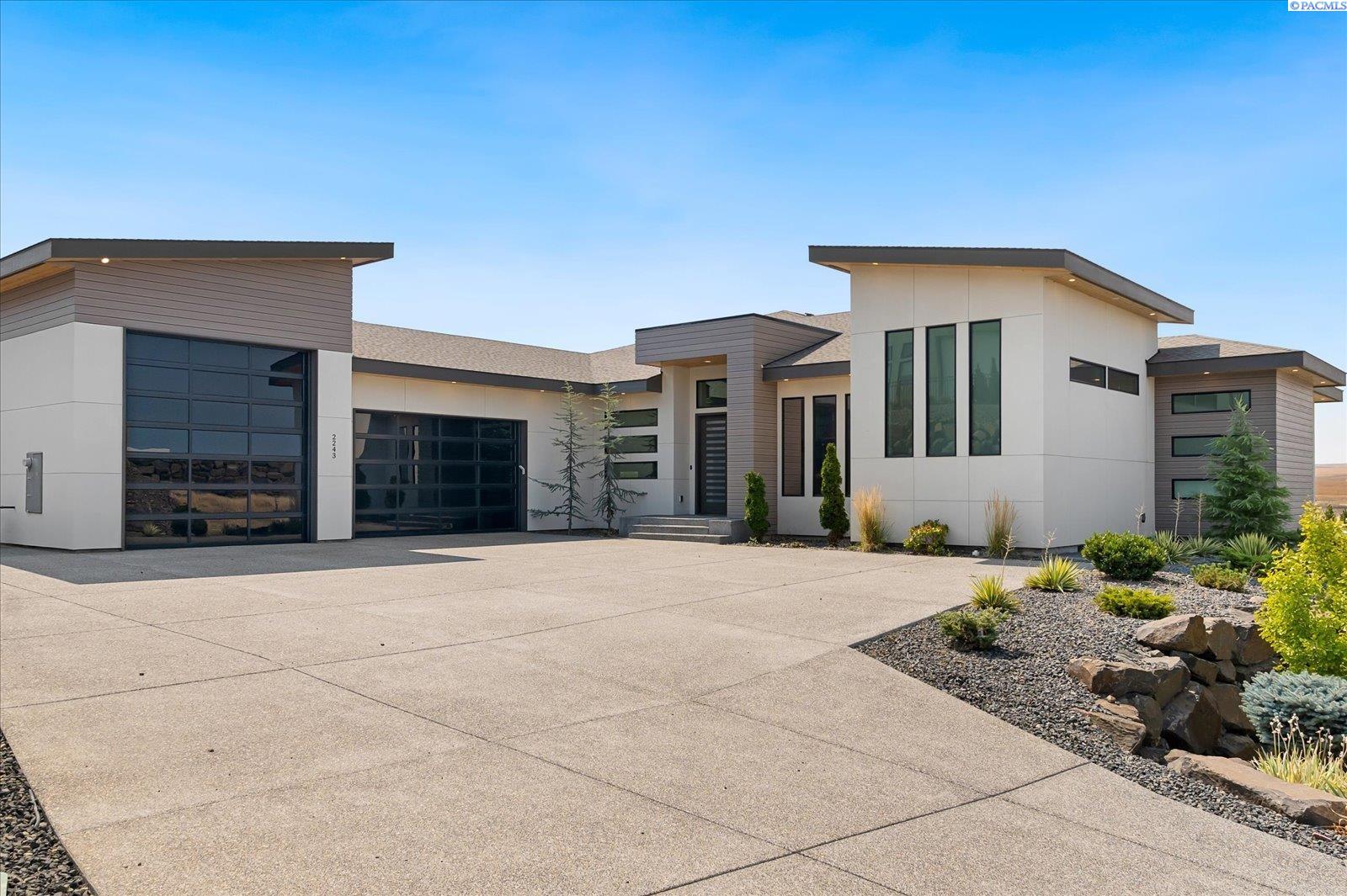 Photo 2 of Single family home for sale at 2243 S Wilson Pl, Kennewick, WA 99338 | MLS# PAC296752 | Listing updated on 2026-09-28