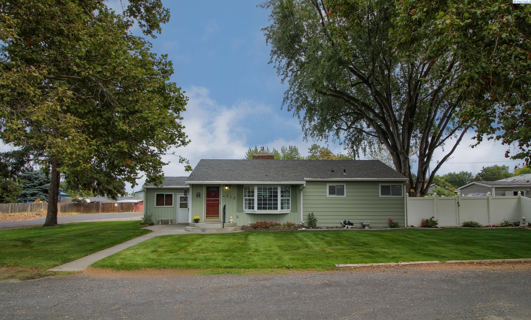 Photo 1 of Single family home for sale at 315 S Harrison St, Kennewick, WA 99336 | MLS# PAC296763 | Listing updated on 2026-09-26