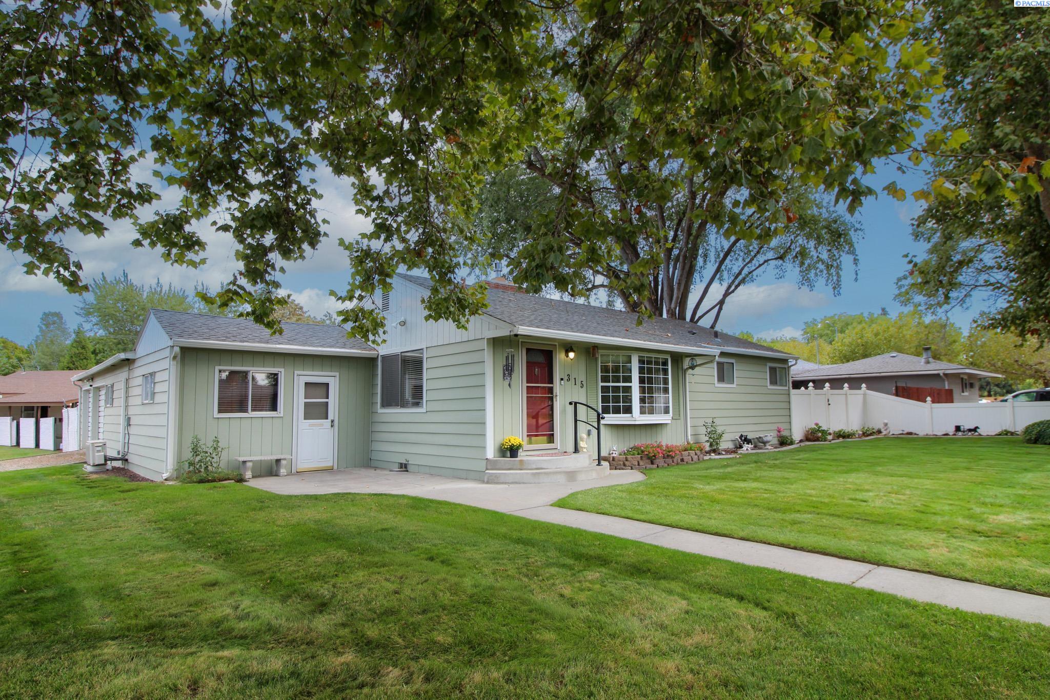 Photo 3 of Single family home for sale at 315 S Harrison St, Kennewick, WA 99336 | MLS# PAC296763 | Listing updated on 2026-09-26