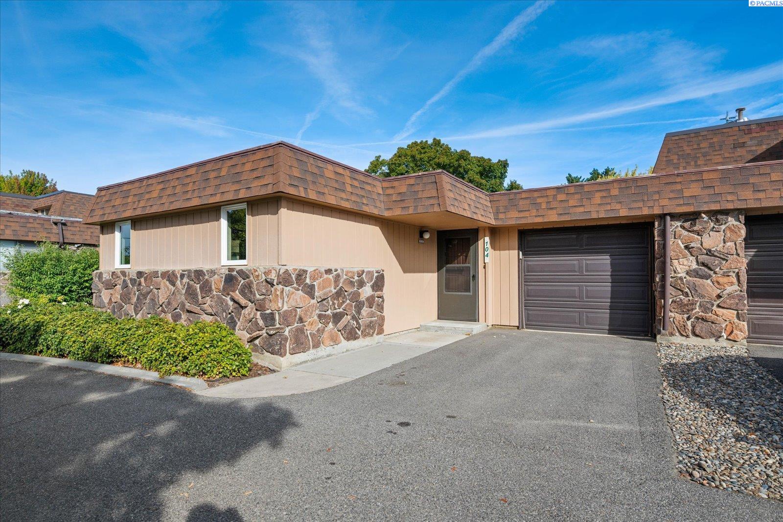 Condo for sale at 2912 W Hood Ave, Kennewick, WA 99336 | MLS# PAC296786