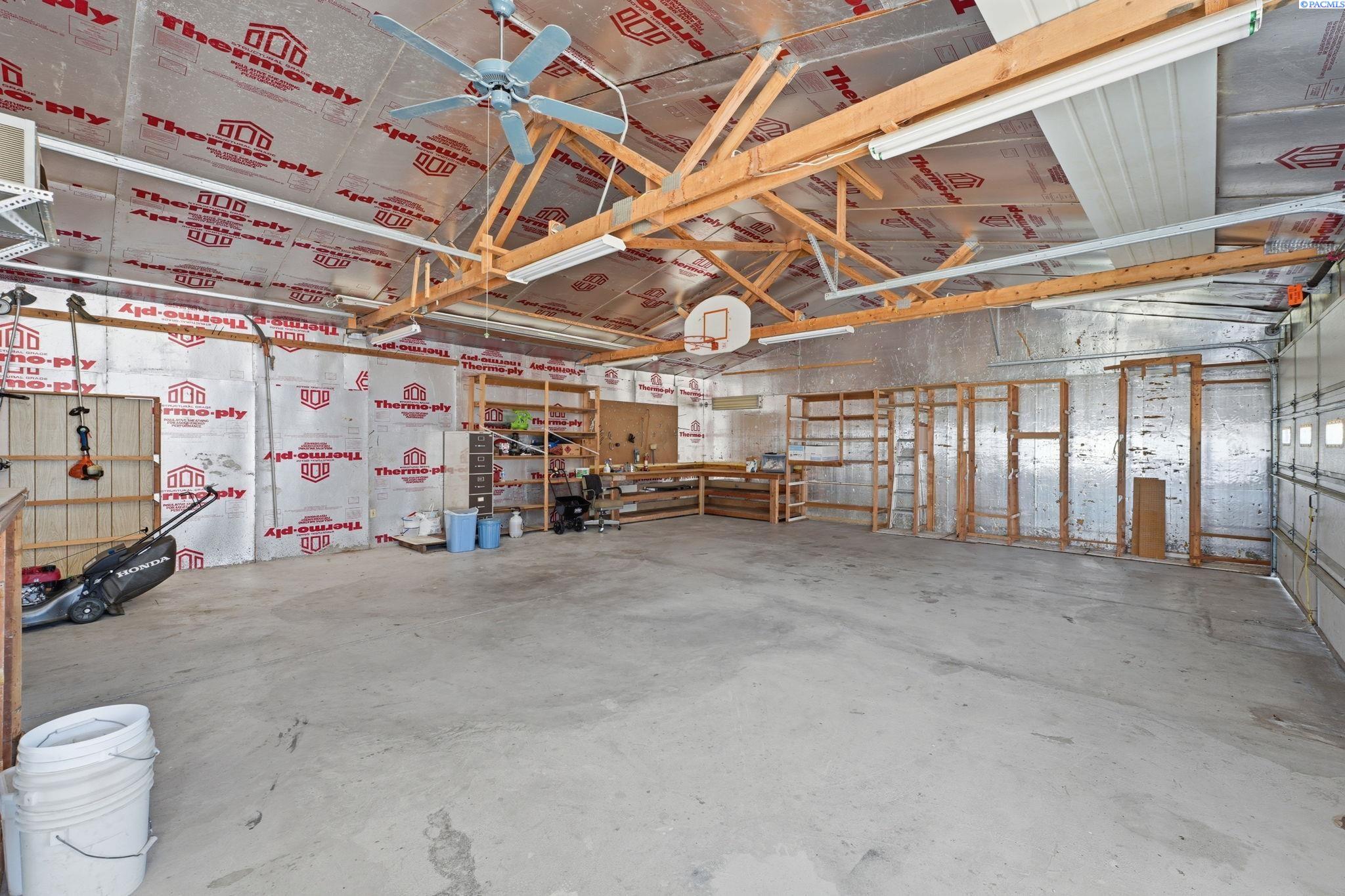 Photo 3 of Single family home for sale at 1330 Farrell Ln, Richland, WA 99354 | MLS# PAC296789 | Listing updated on 2026-10-10