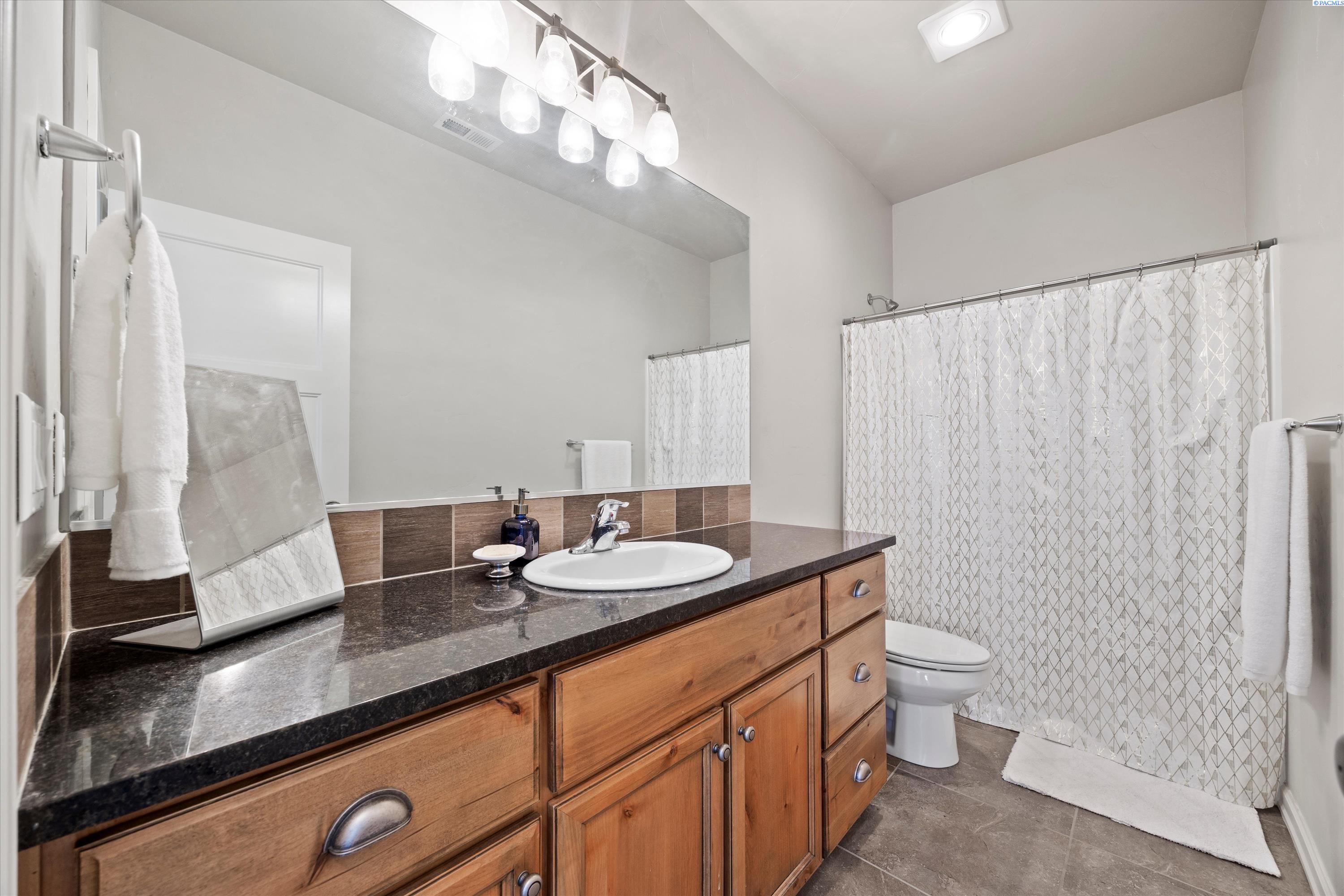 Photo 3 of Single family home for sale at 1327 N Oklahoma Pl, Kennewick, WA 99336 | MLS# PAC296794 | Listing updated on 2026-10-13