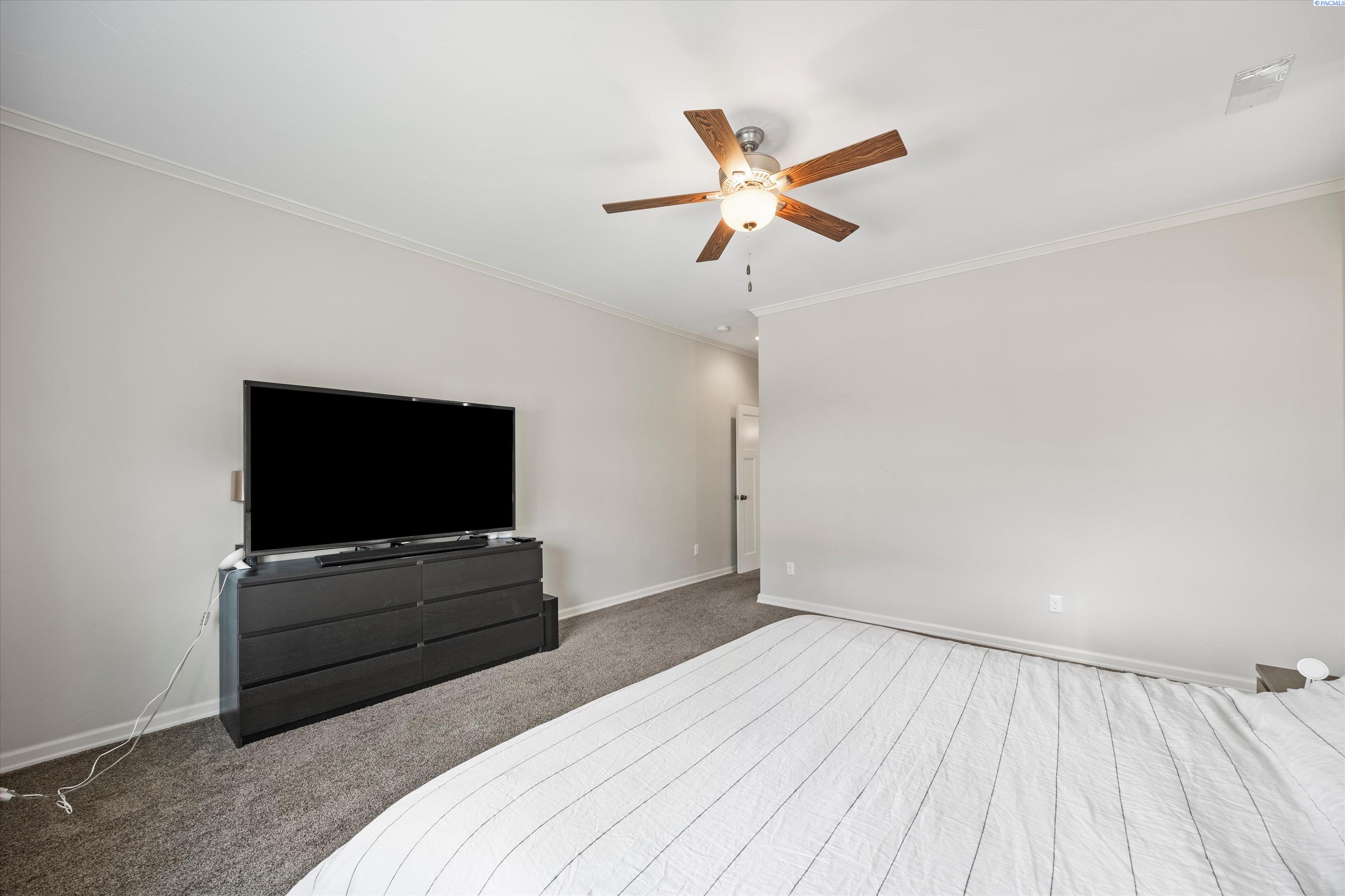 Photo 4 of Single family home for sale at 1327 N Oklahoma Pl, Kennewick, WA 99336 | MLS# PAC296794 | Listing updated on 2026-10-13