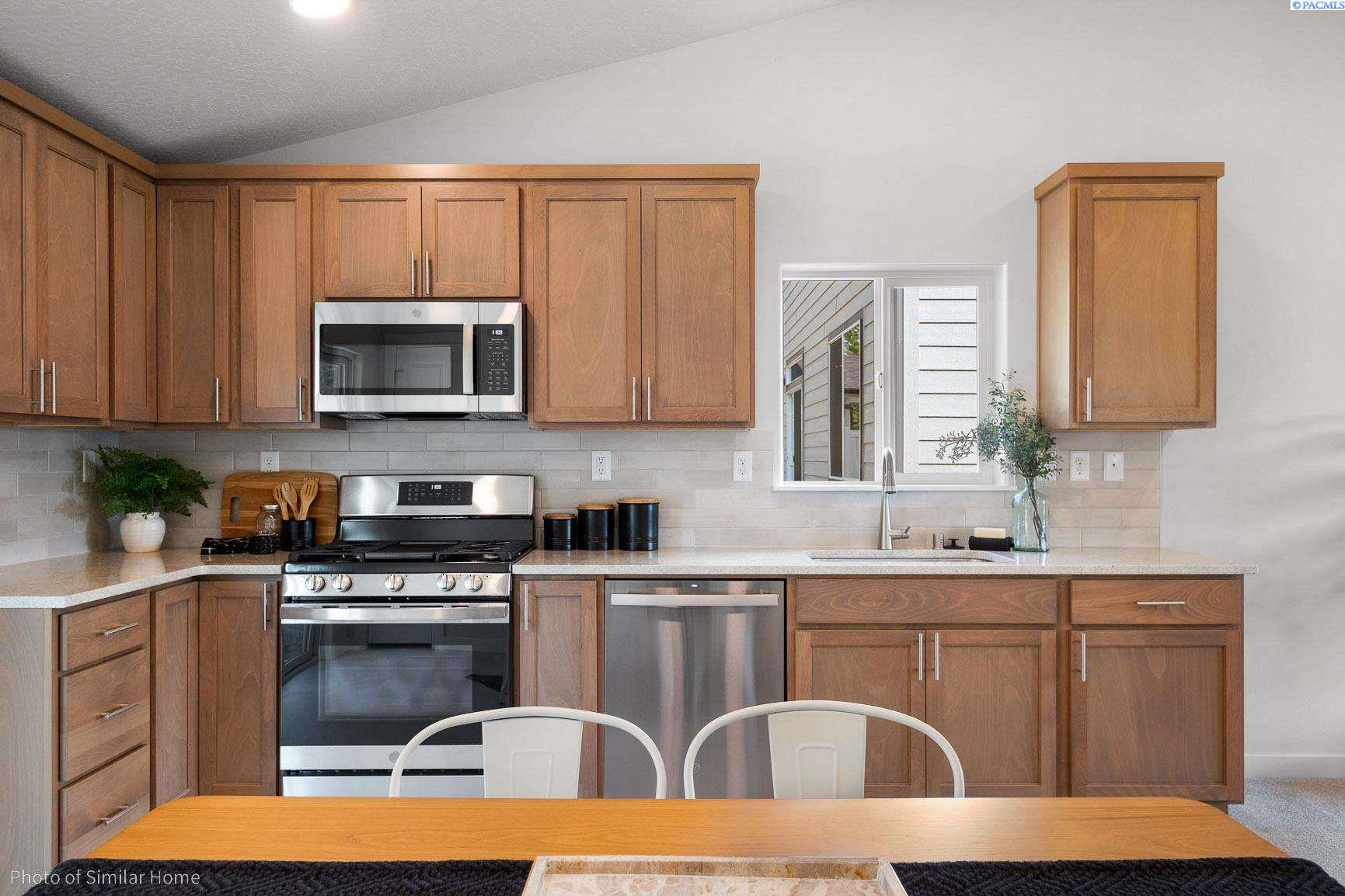 Photo 3 of Single family home for sale at 108 Blantons Lp, Grandview, WA 98930 | MLS# PAC296797 | Listing updated on 2026-09-28