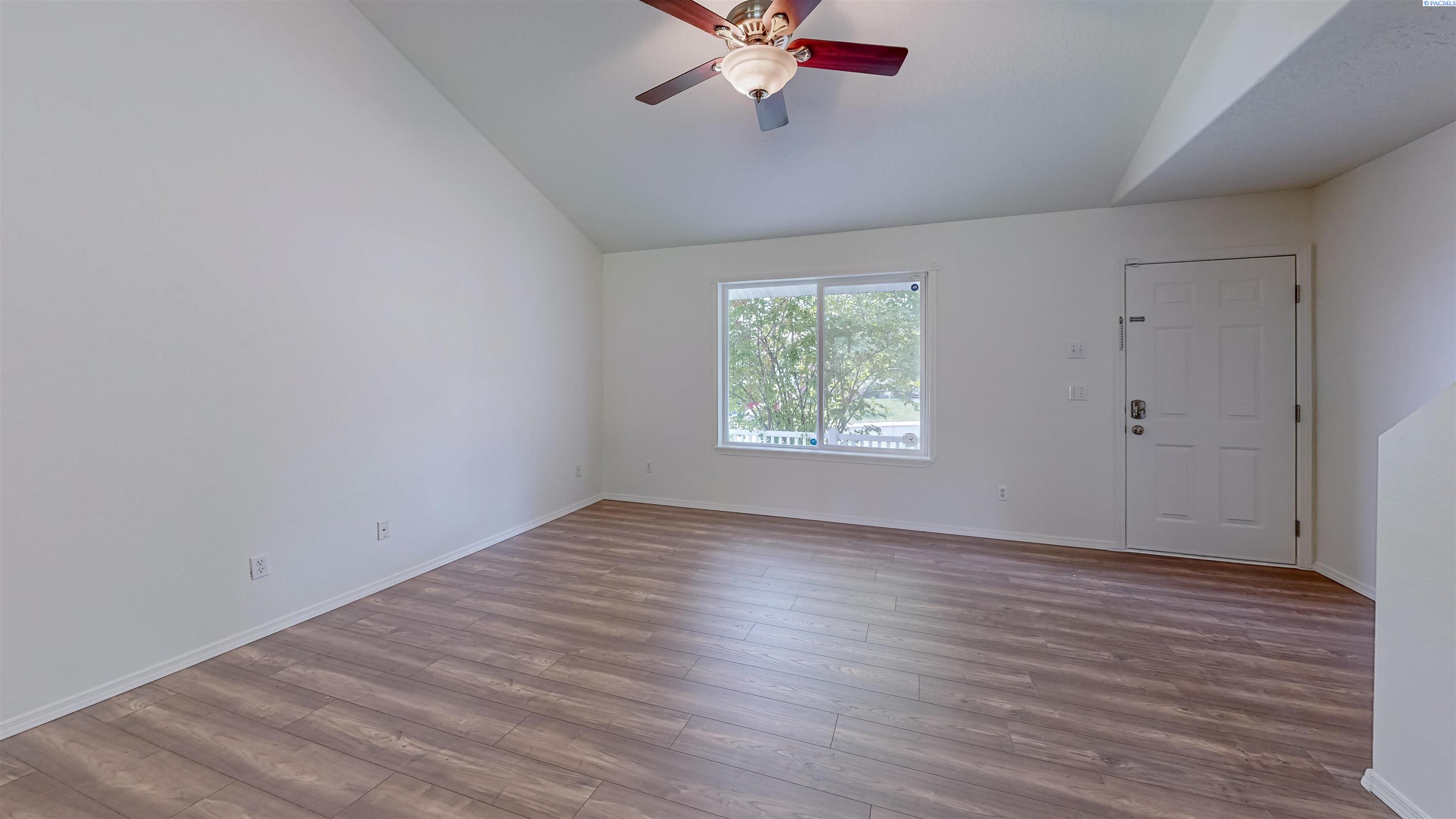 Photo 3 of Single family home for sale at 1930 Nw Valhalla Dr, Pullman, WA 99163 | MLS# PAC296801 | Listing updated on 2026-10-07