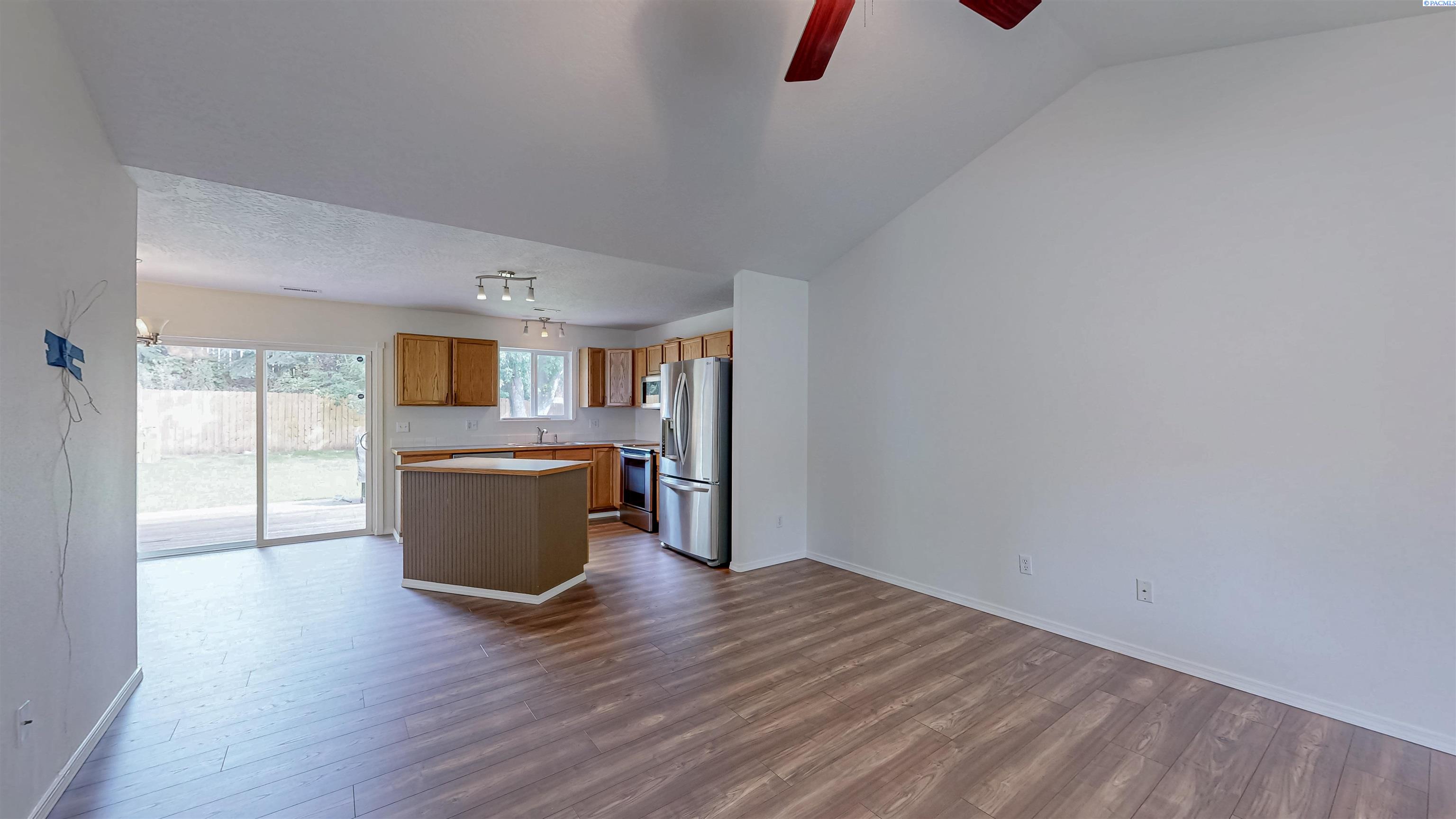 Photo 3 of Single family home for sale at 1930 NW Valhalla Dr, Pullman, WA 99163 | MLS# PAC296801 | Listing updated on 2026-10-07