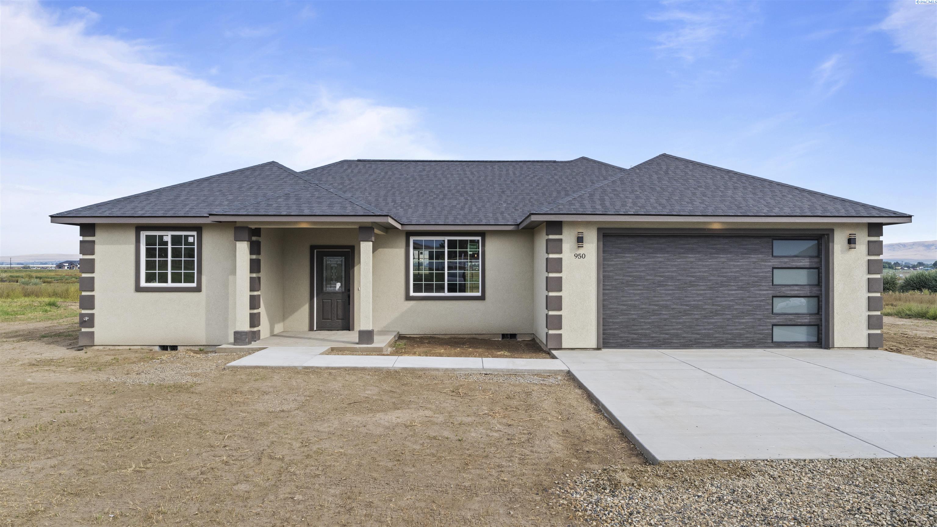Photo 1 of Single family home for sale at 950 S Lester Rd, Outlook, WA 98938 | MLS# PAC296807 | Listing updated on 2026-10-03