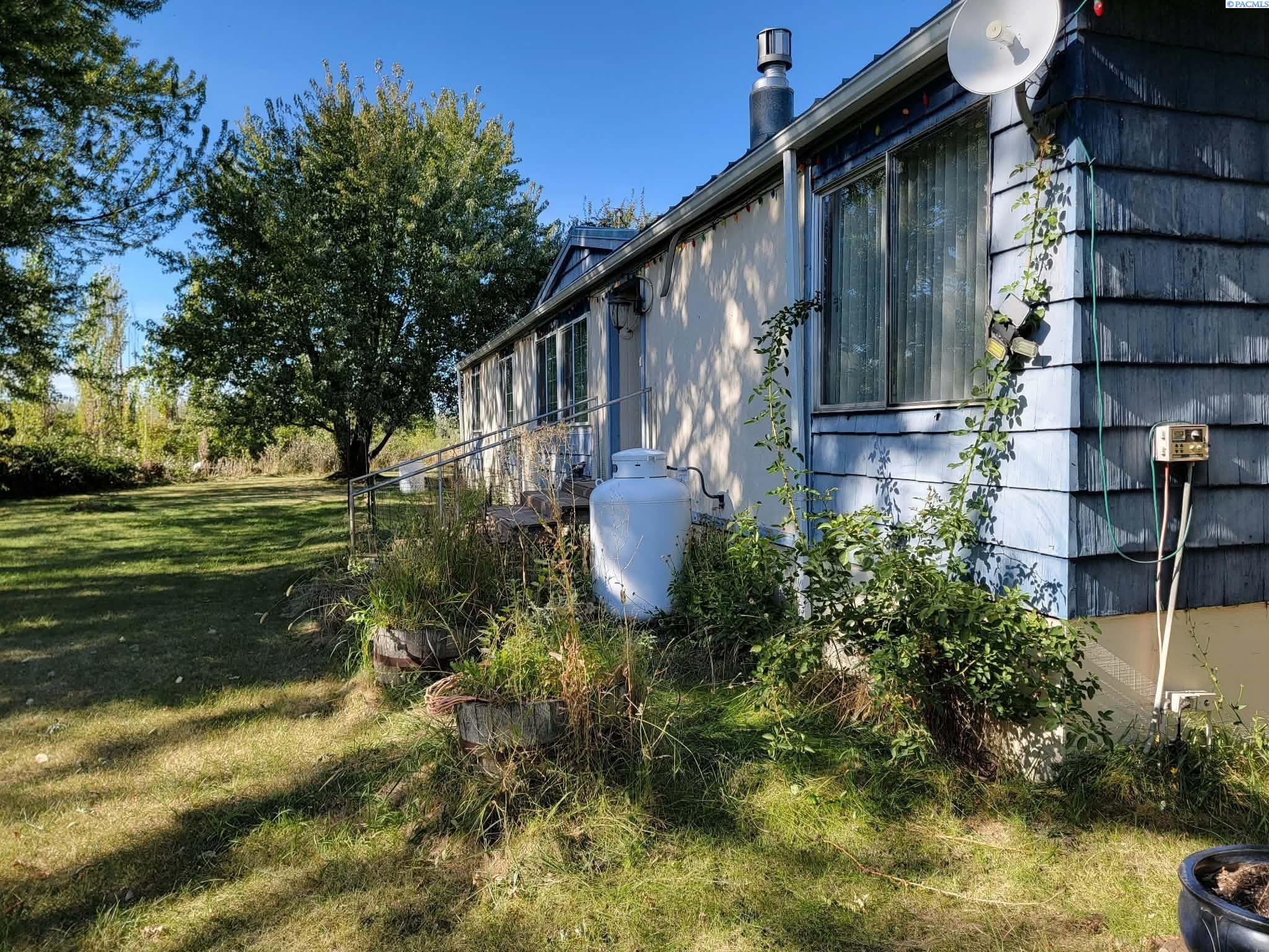 Photo 4 of Manufactured home for sale at 164908 W Old Inland Empire Hwy, Prosser, WA 99350 | MLS# PAC296808 | Listing updated on 2026-10-01