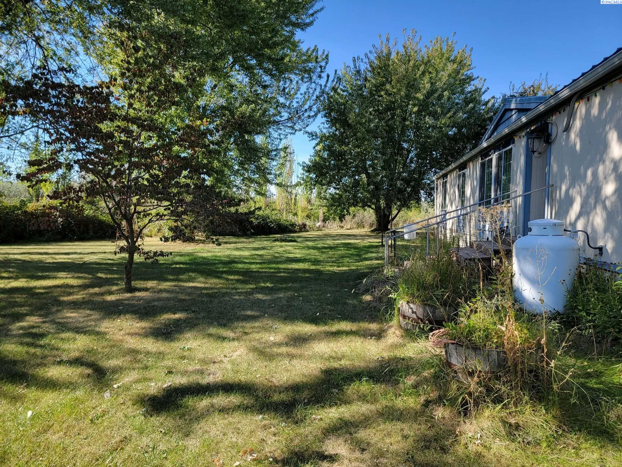 Manufactured home for sale at 164908 W Old Inland Empire Hwy, Prosser, WA 99350 | MLS# PAC296808