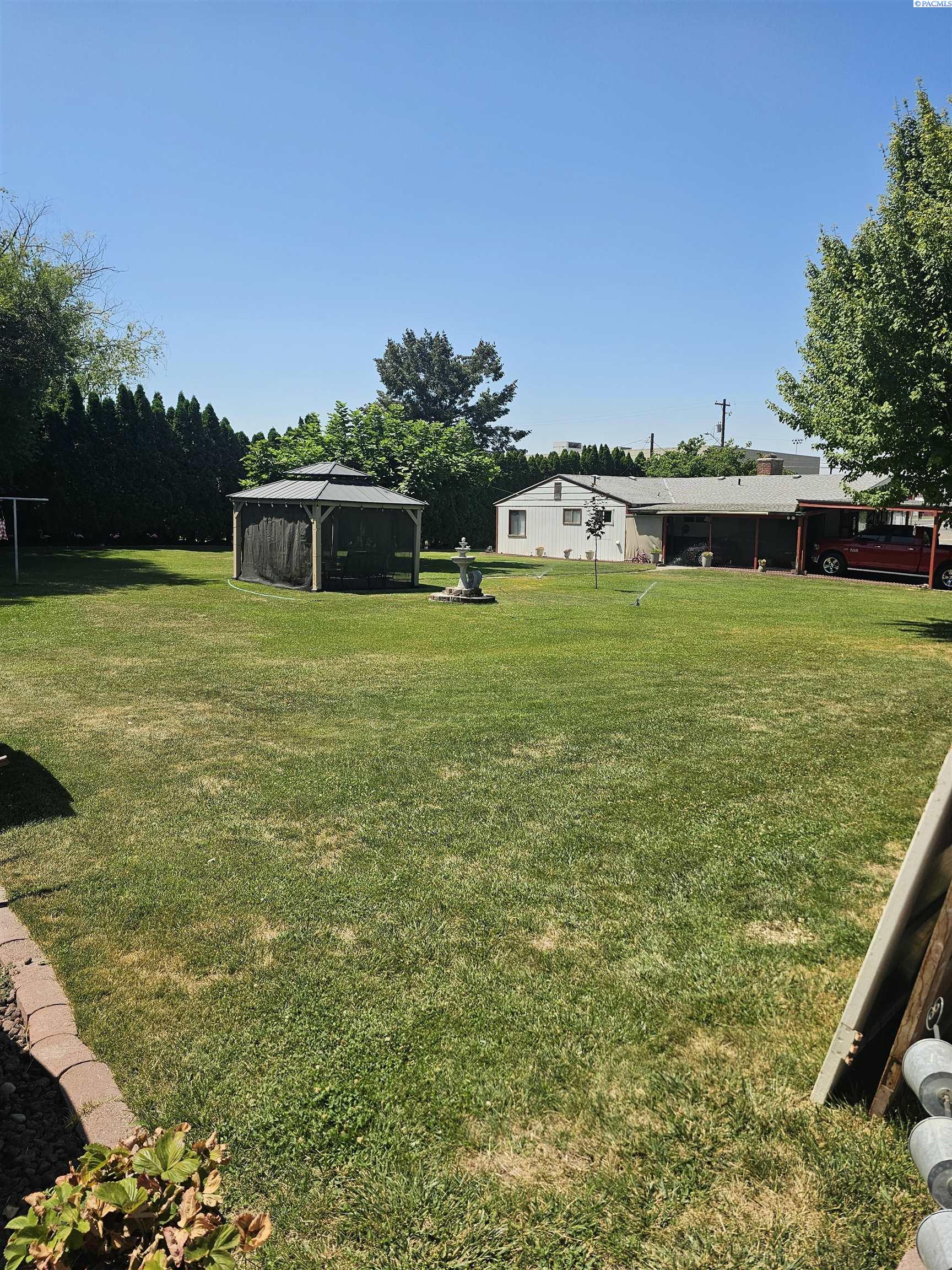 Photo 2 of Single family home for sale at 414 Mentzer Ave, Granger, WA 98932 | MLS# PAC296809 | Listing updated on 2026-09-30