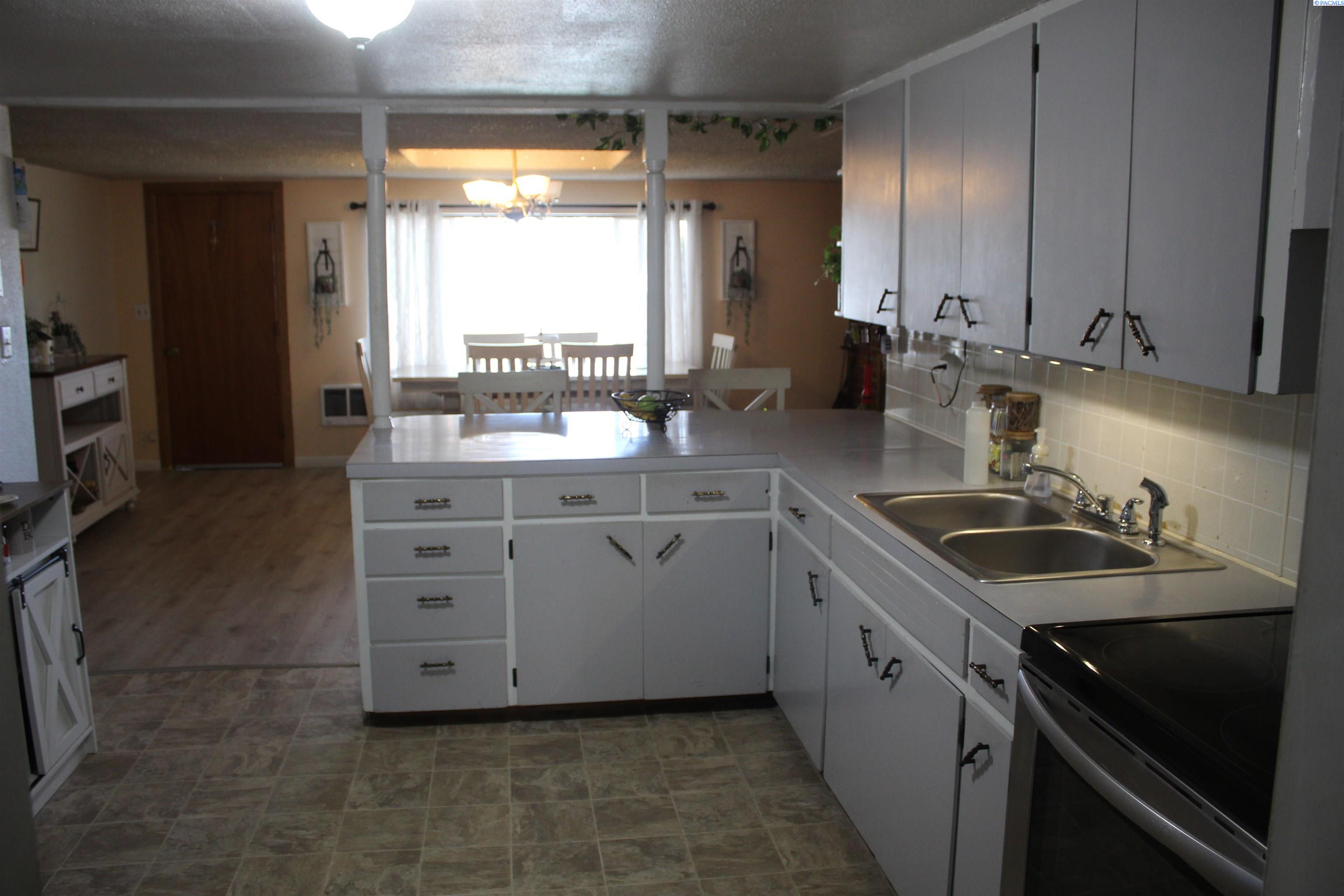 Photo 3 of Single family home for sale at 414 Mentzer Ave, Granger, WA 98932 | MLS# PAC296809 | Listing updated on 2026-09-30