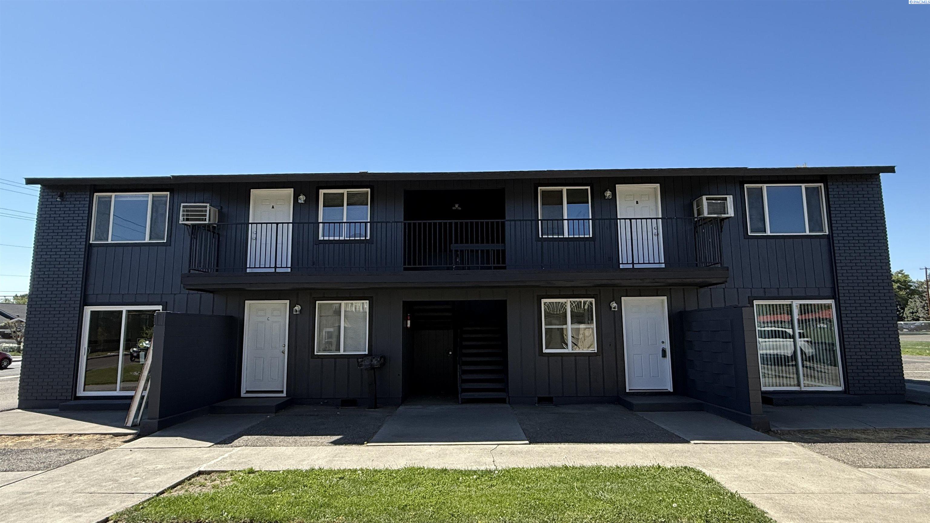 Photo 3 of Multi family home for sale at 2029 W Pearl St, Pasco, WA 99301 | MLS# PAC296813 | Listing updated on 2026-09-30