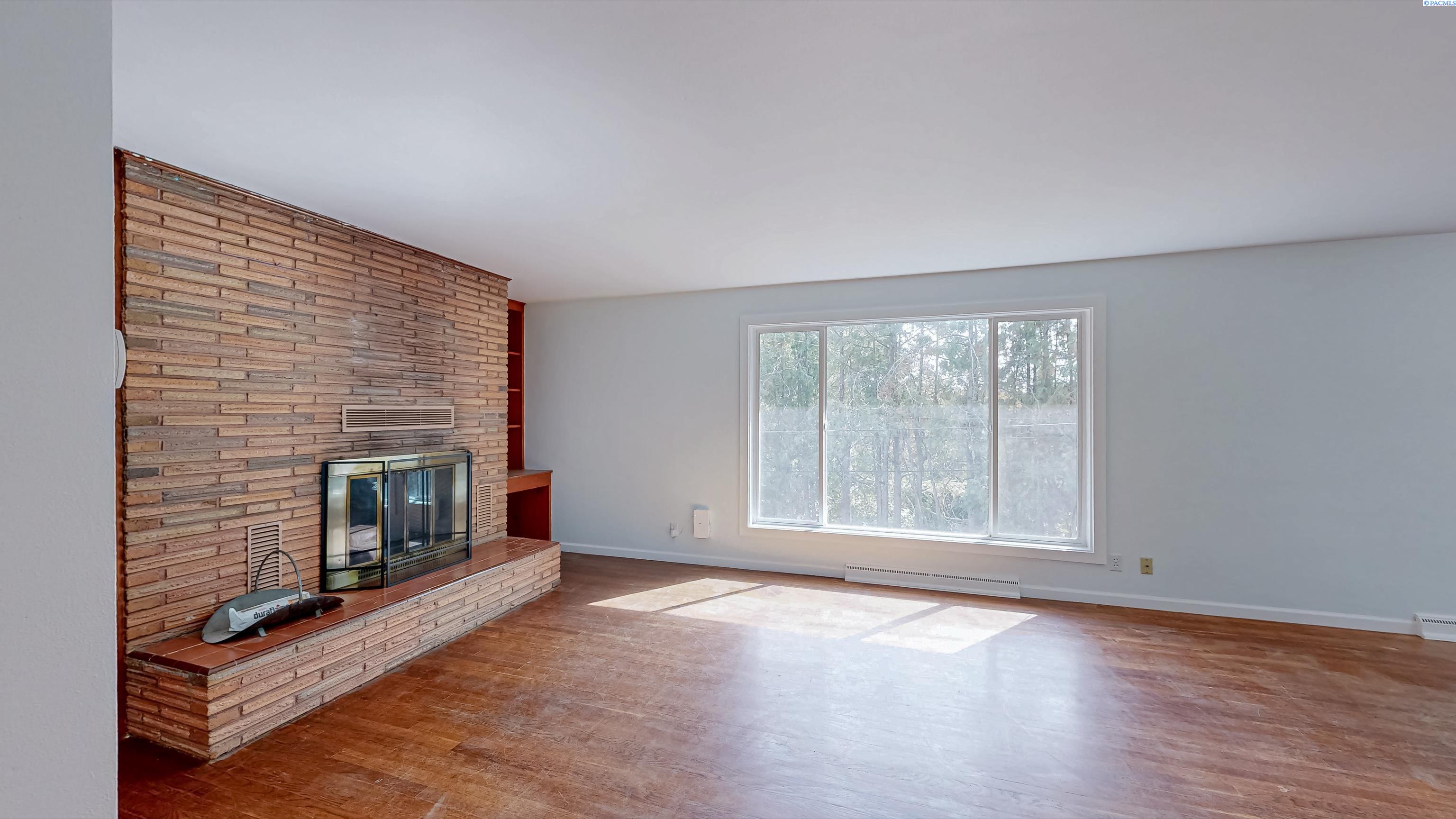 Photo 3 of Single family home for sale at 1305 Ne Williams St, Pullman, WA 99163 | MLS# PAC296818 | Listing updated on 2026-09-30