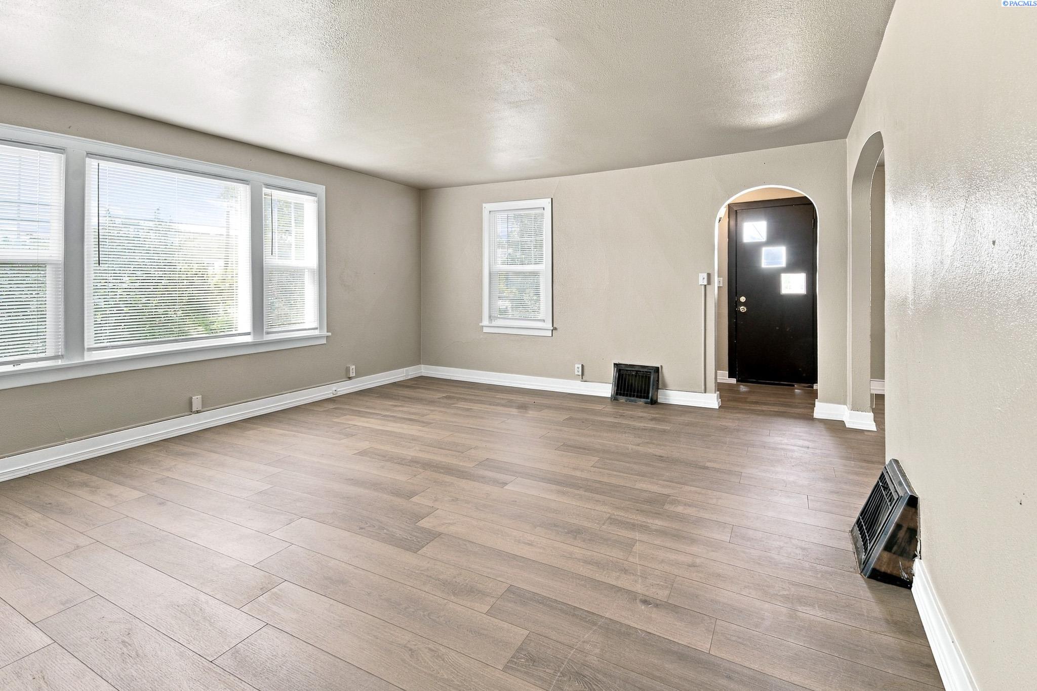 Photo 3 of House for sale at 300 NE Kamiaken St, Pullman, WA 99163 | MLS# PAC296840 | Listing updated on 2026-10-01
