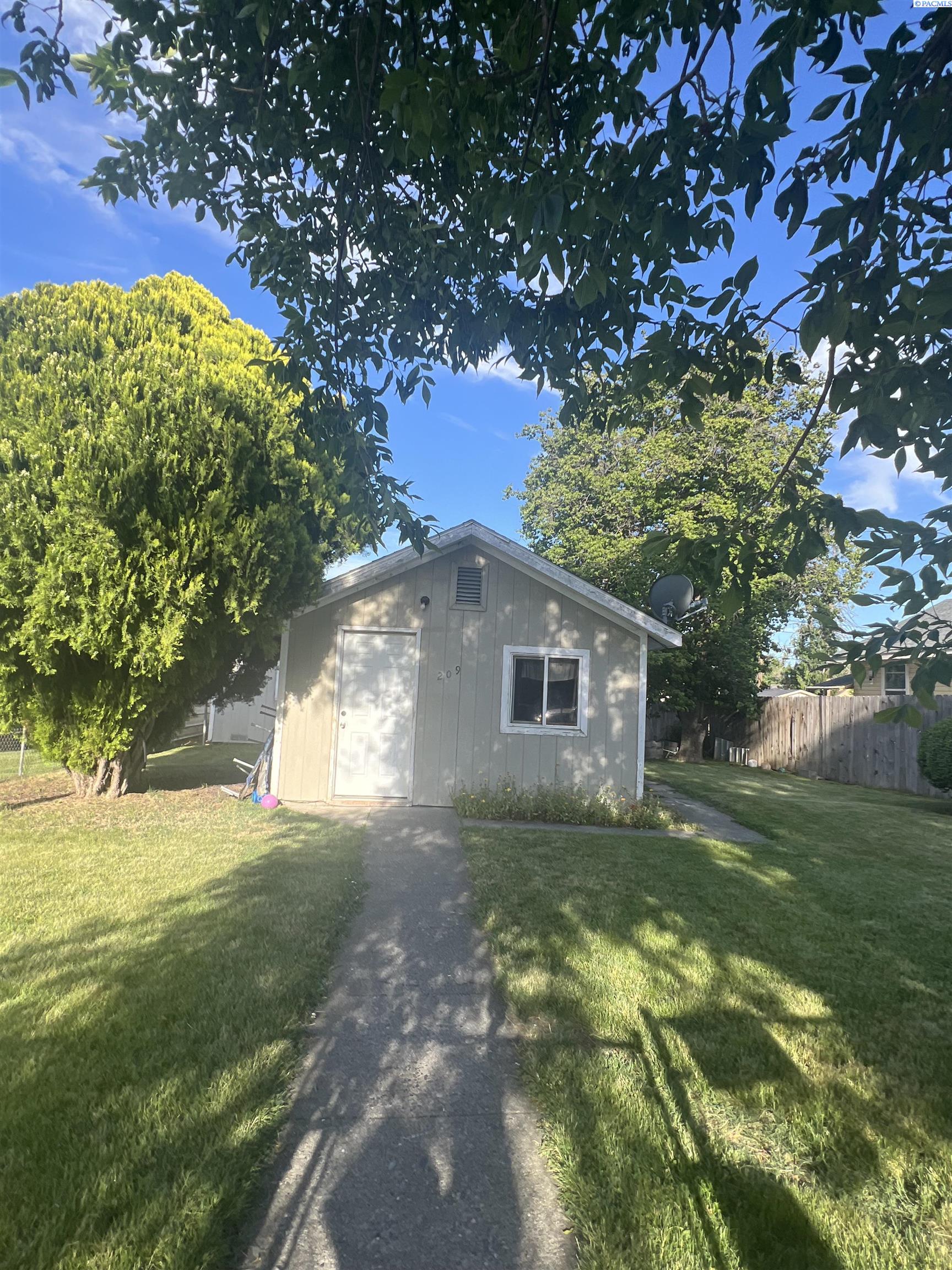 Single family home for sale at 209 G Ave, Grandview, WA 98930 | MLS# PAC296854