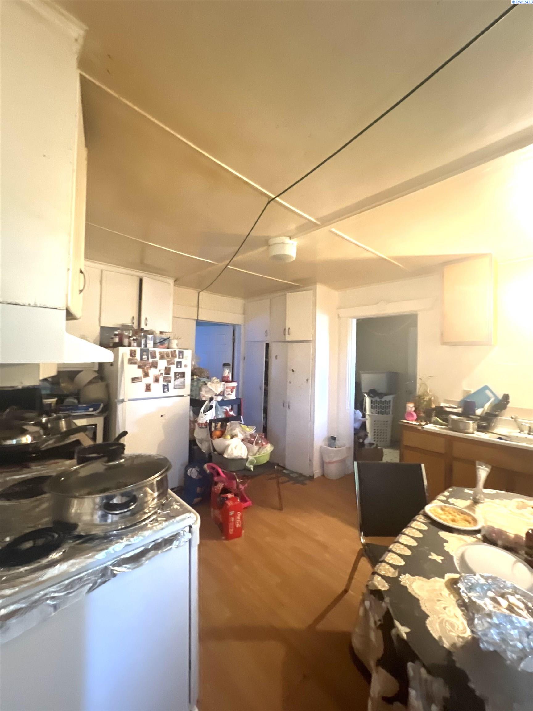 Photo 3 of Single family home for sale at 209 G Ave, Grandview, WA 98930 | MLS# PAC296854 | Listing updated on 2026-10-10
