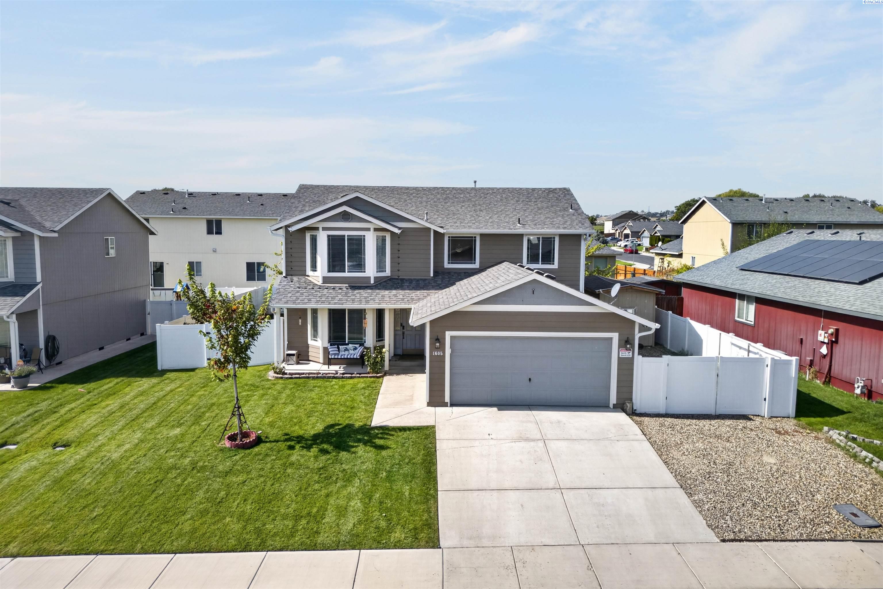 Photo 2 of Single family home for sale at 1605 South 14, Sunnyside, WA 98944 | MLS# PAC296862 | Listing updated on 2026-10-02