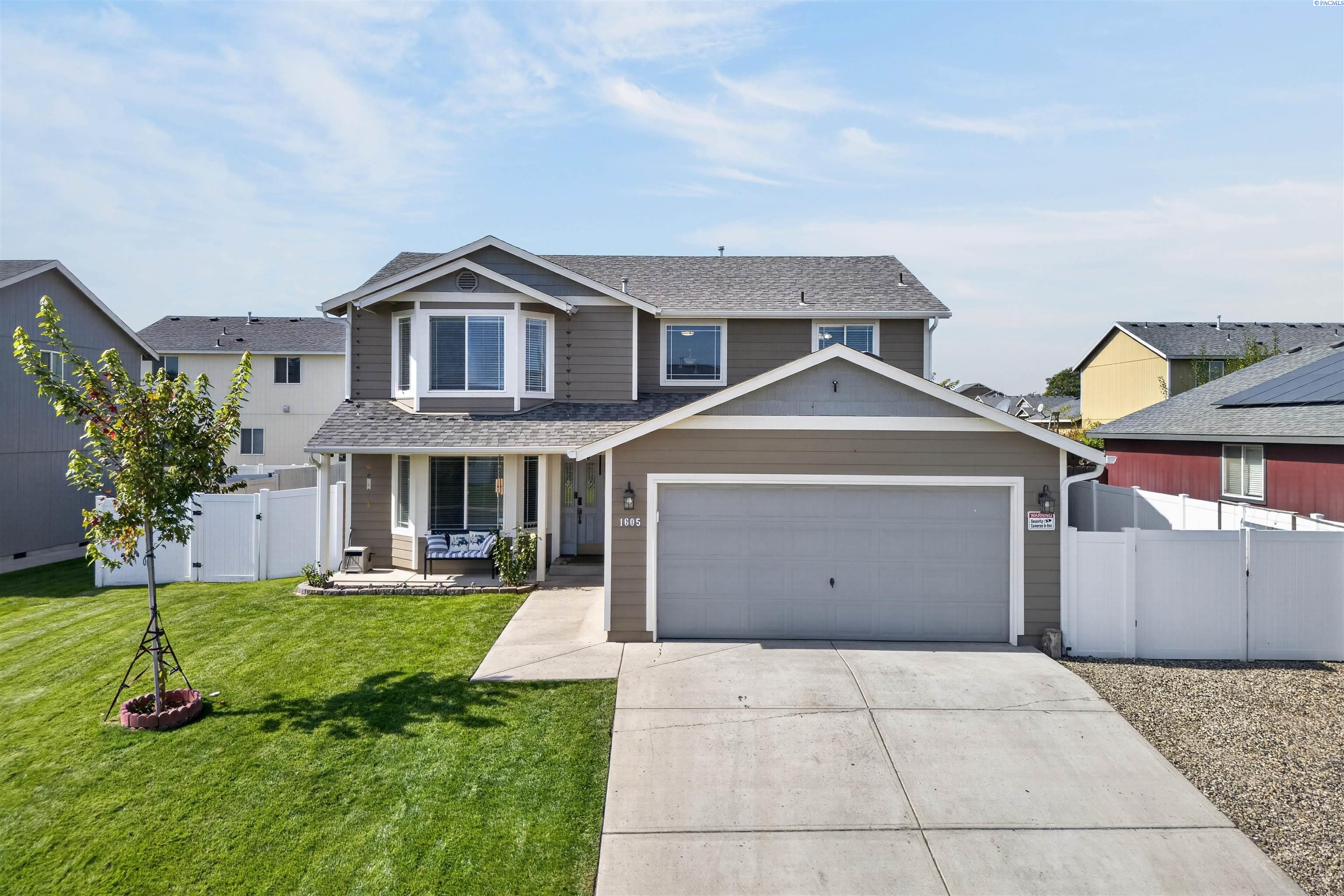 Photo 1 of Single family home for sale at 1605 South 14, Sunnyside, WA 98944 | MLS# PAC296862 | Listing updated on 2026-10-02