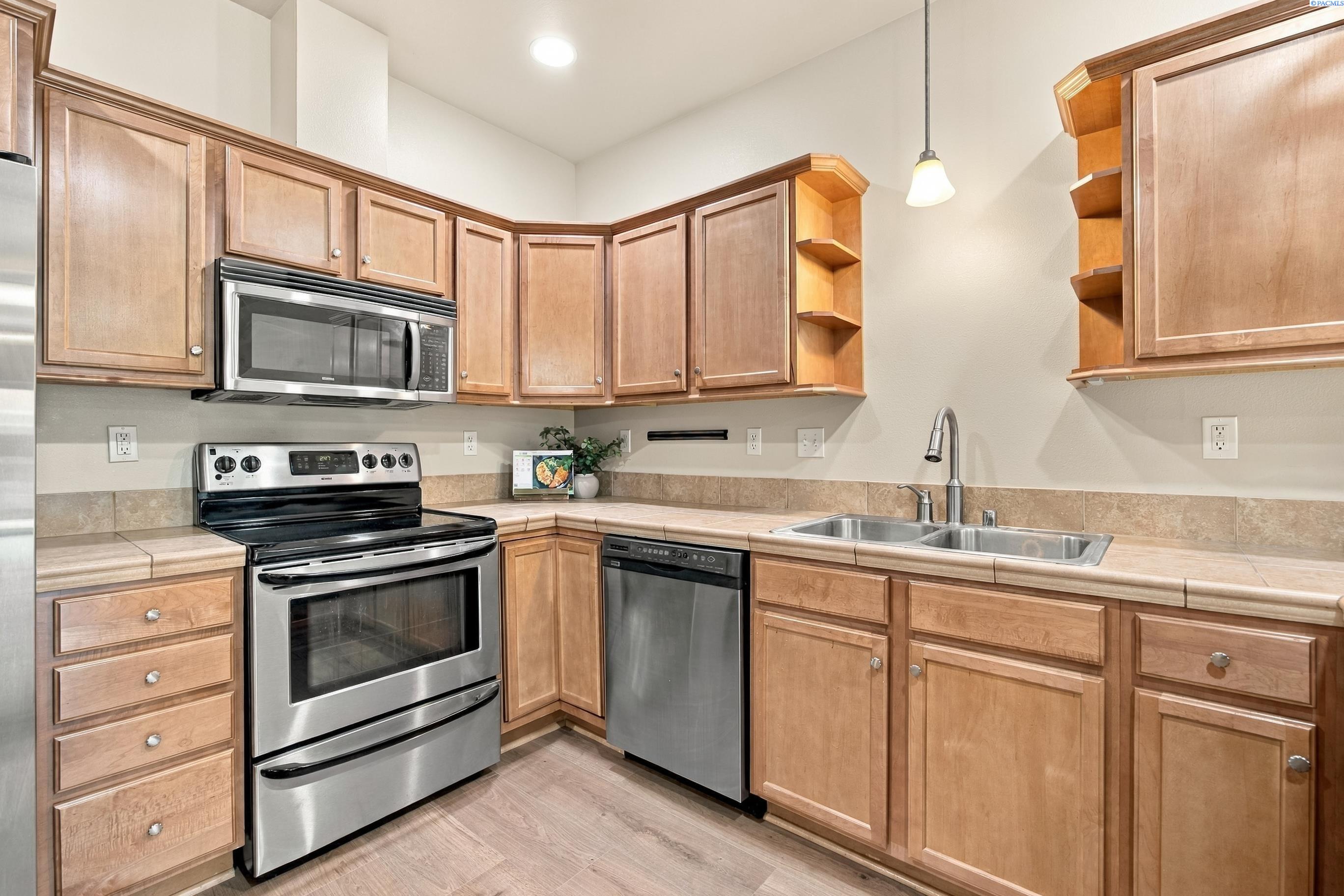 Photo 4 of Townhouse for sale at 9722 Vincenzo Dr, Pasco, WA 99301 | MLS# PAC296870 | Listing updated on 2026-10-02