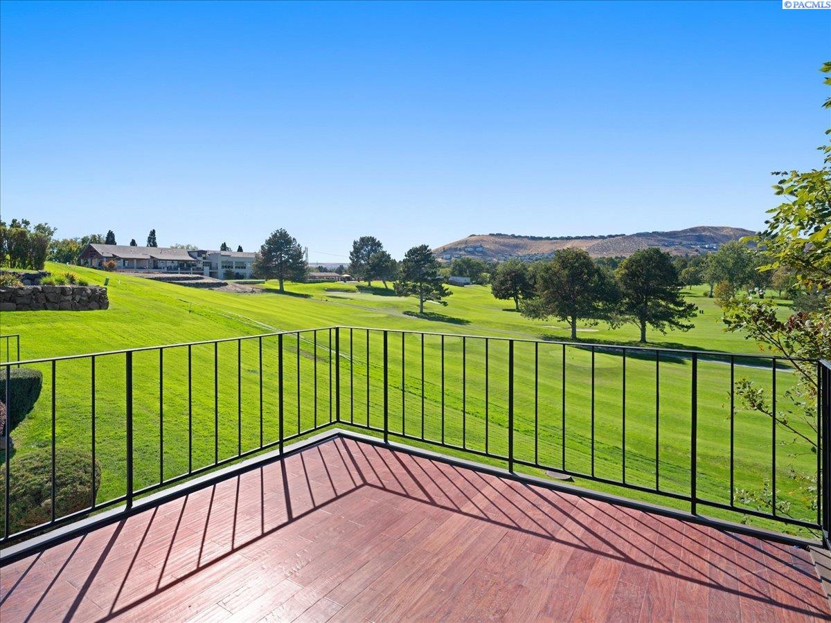 Photo 1 of Condo for sale at 2009 Fairway Dr, Richland, WA 99352 | MLS# PAC296879 | Listing updated on 2026-10-06