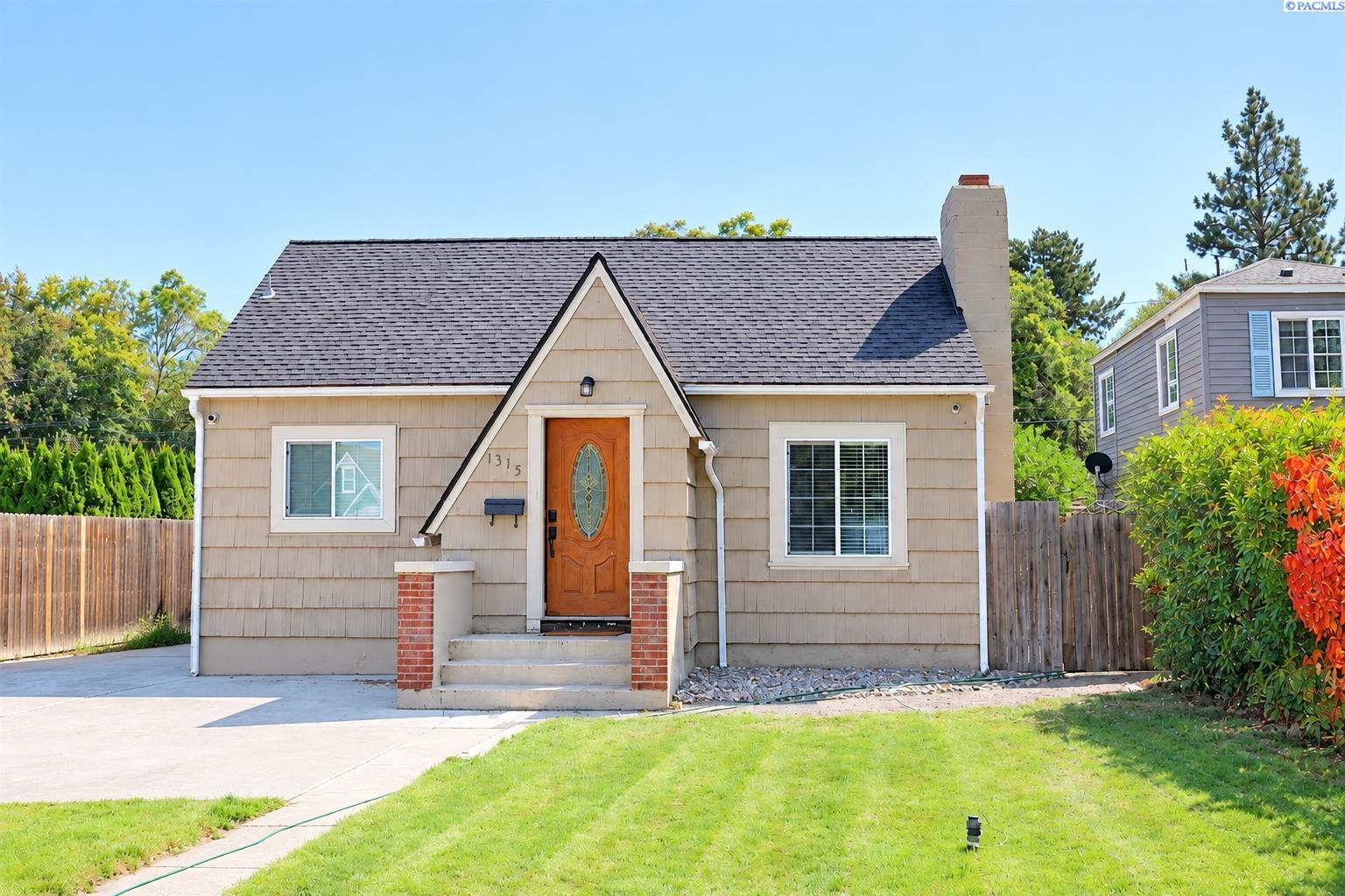 Photo 1 of Single family home for sale at 1315 W Kennewick Ave, Kennewick, WA 99336 | MLS# PAC296882 | Listing updated on 2026-10-03