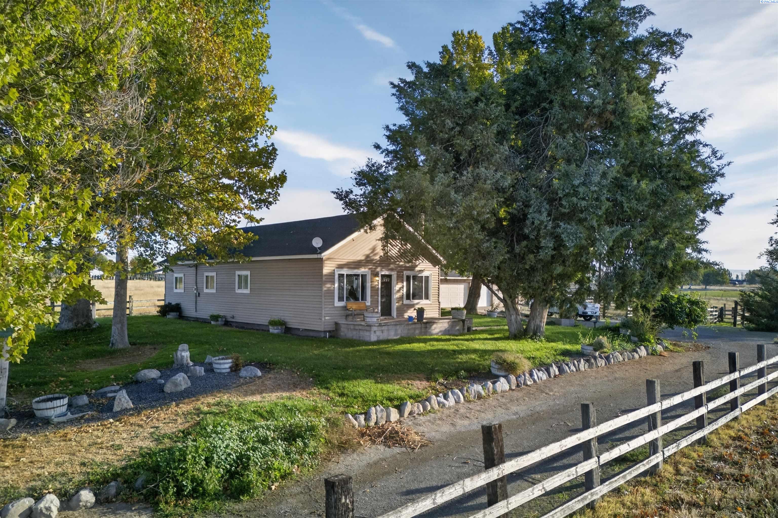 Photo 1 of Single family home for sale at 2060 Cemetery Rd, Sunnyside, WA 98944 | MLS# PAC296886 | Listing updated on 2026-10-03