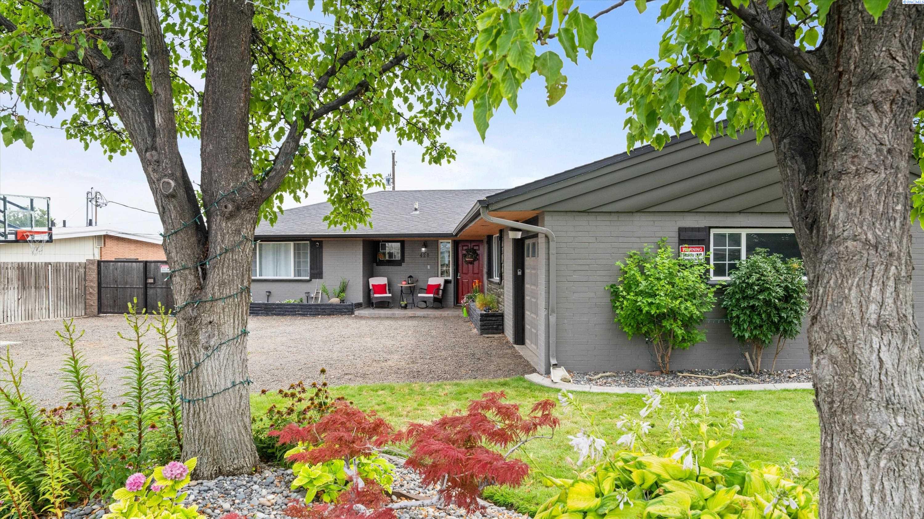 Photo 3 of Single family home for sale at 428 N Underwood St, Kennewick, WA 99336 | MLS# PAC296887 | Listing updated on 2026-10-08