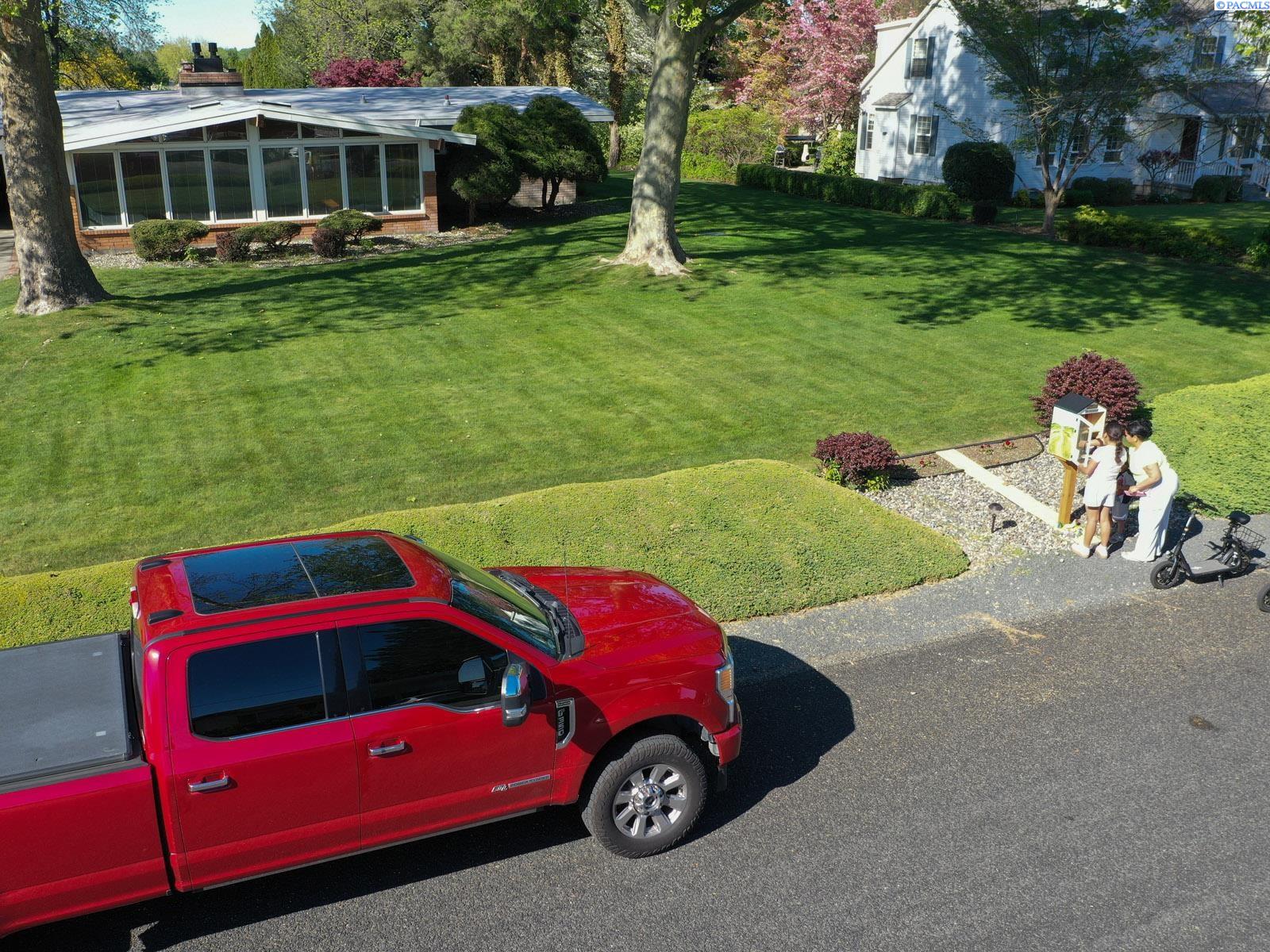 Photo 3 of Single family home for sale at 9013 Franklin Rd, Pasco, WA 99301 | MLS# PAC296896 | Listing updated on 2026-10-06