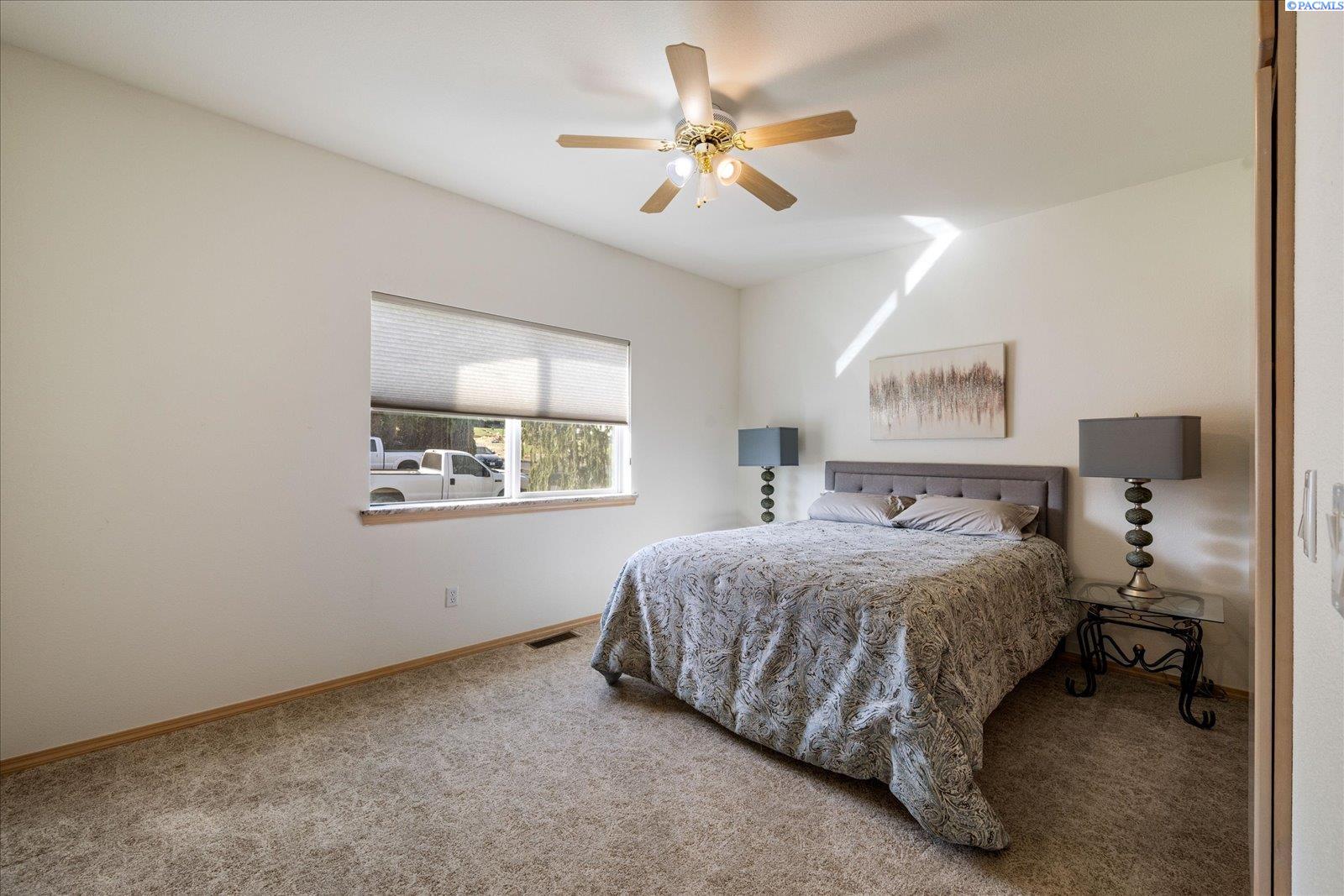 Photo 4 of Single family home for sale at 4946 W Tucannon Ave, Kennewick, WA 99336 | MLS# PAC296903 | Listing updated on 2026-10-03
