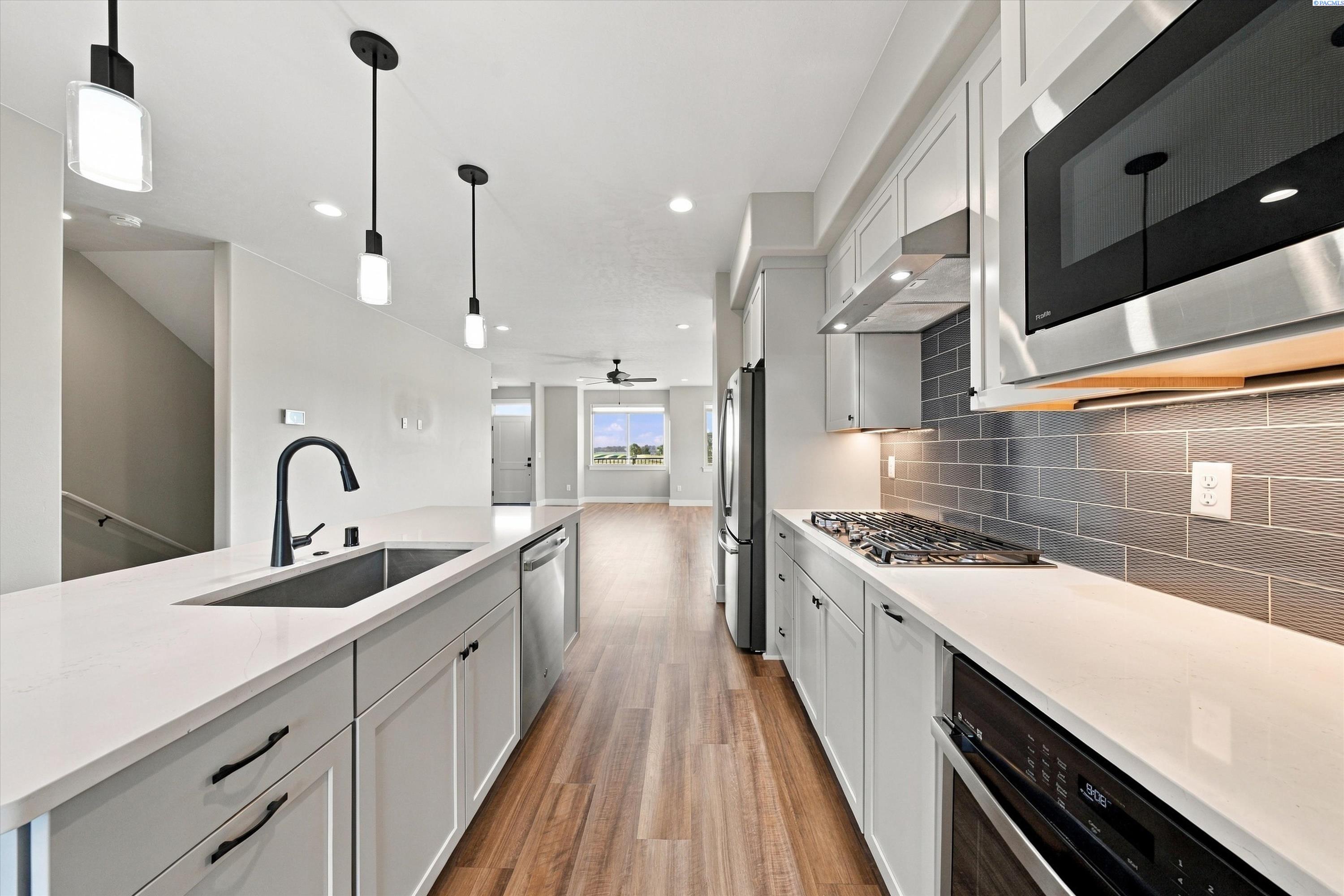 Photo 4 of Townhouse for sale at 355 Columbia Point Dr, Richland, WA 99352 | MLS# PAC296906 | Listing updated on 2026-10-03