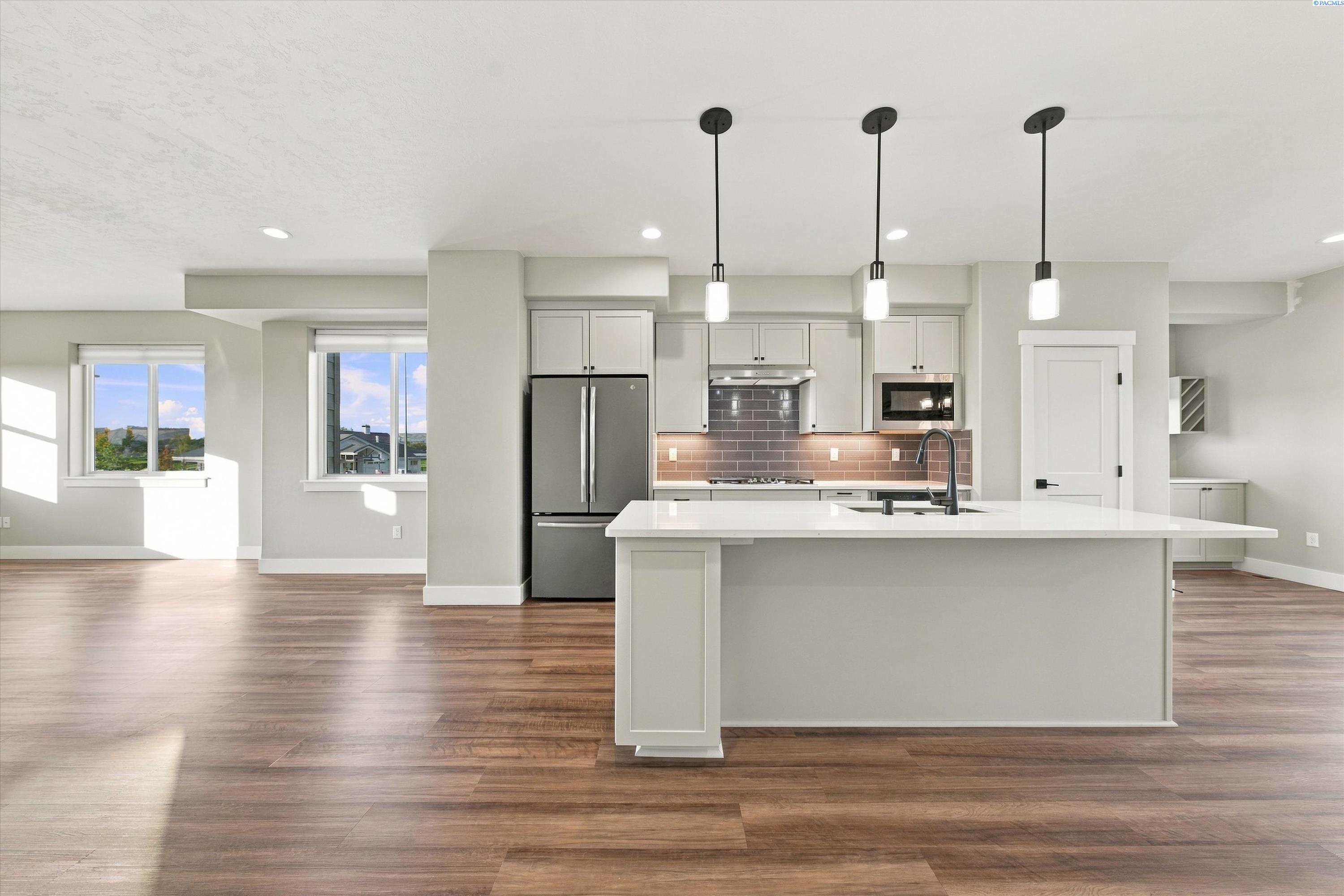 Photo 2 of Townhouse for sale at 355 Columbia Point Dr, Richland, WA 99352 | MLS# PAC296906 | Listing updated on 2026-10-03