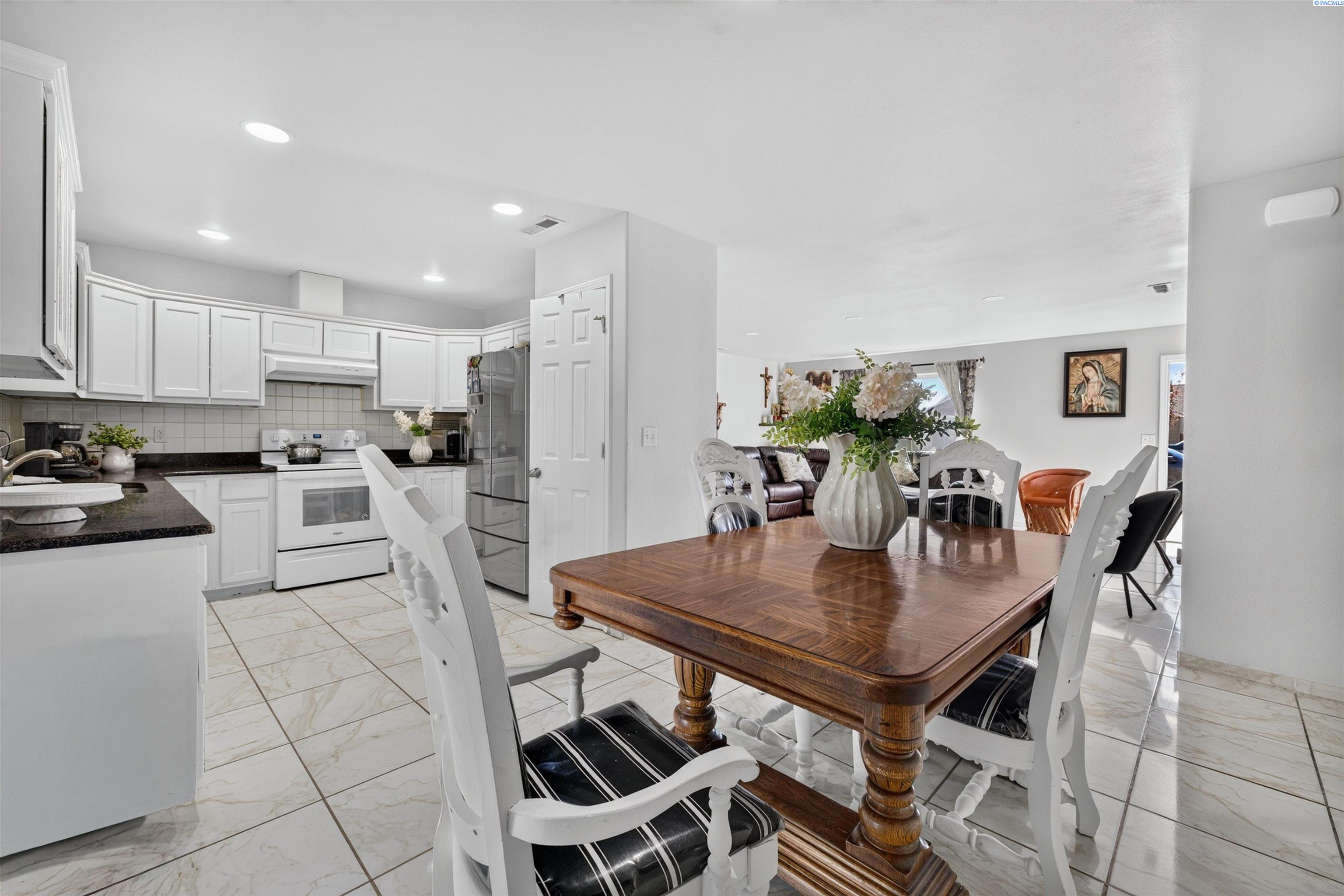 Photo 3 of Single family home for sale at 3805 Estrella Dr, Pasco, WA 99301 | MLS# PAC296909 | Listing updated on 2026-10-03