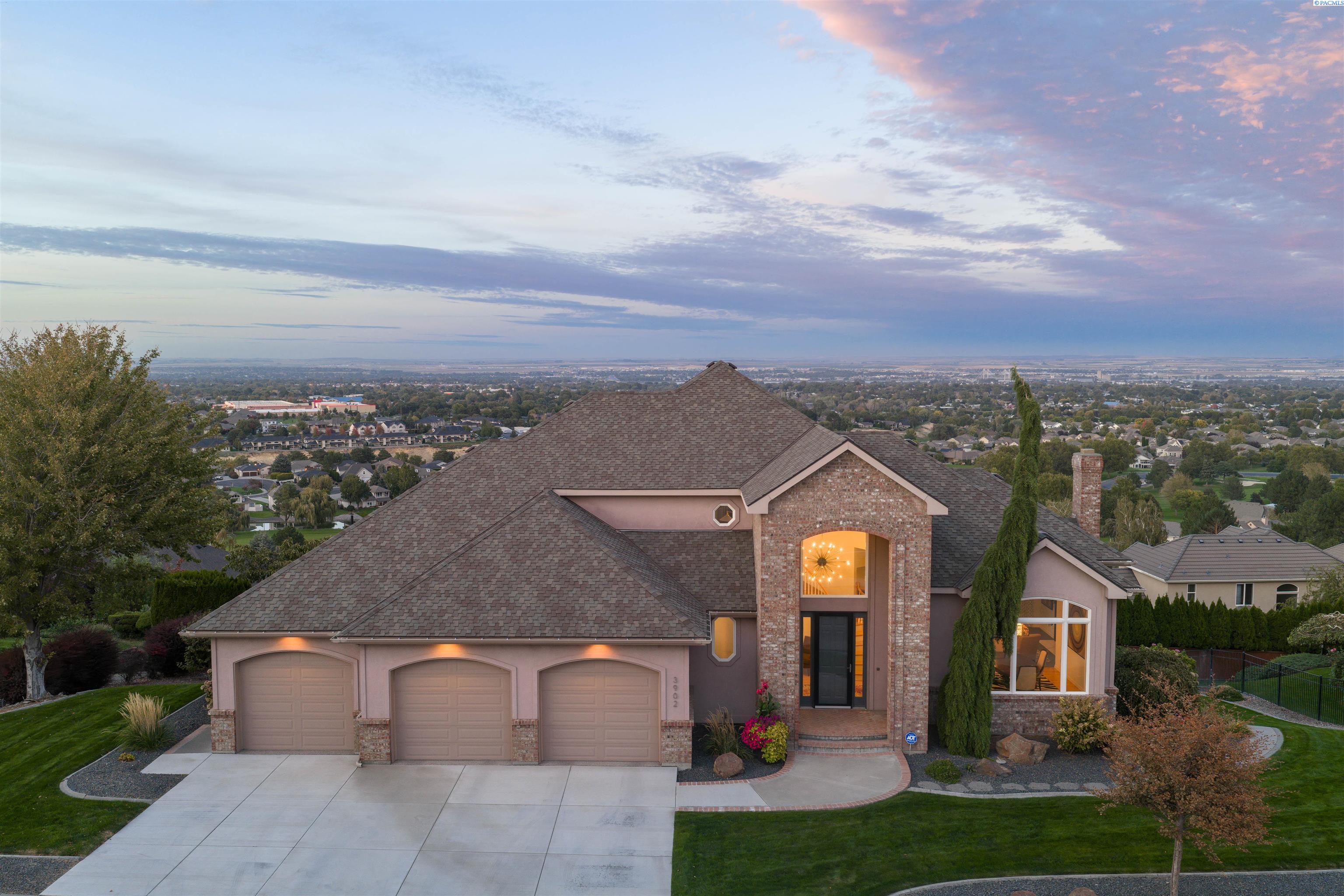 Photo 2 of Single family home for sale at 3902 W 43rd Avenue, Kennewick, WA 99337 | MLS# PAC296919 | Listing updated on 2026-10-11